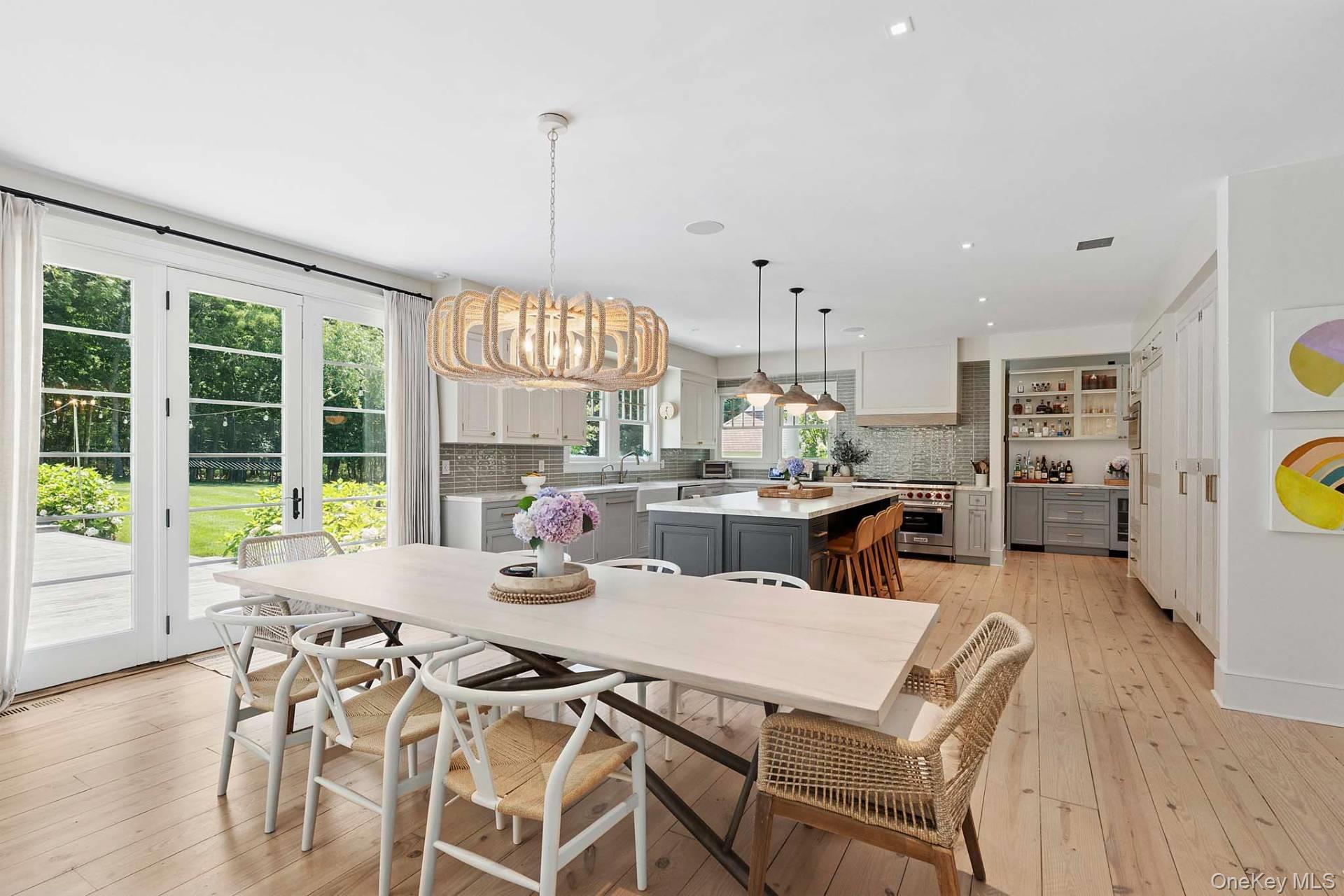 16 Wood Edge Court, Water Mill, NY 11976