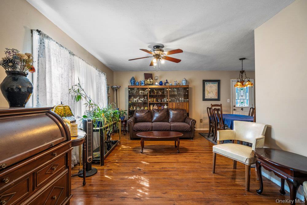 209 Claremont Avenue, West Babylon, NY 11704