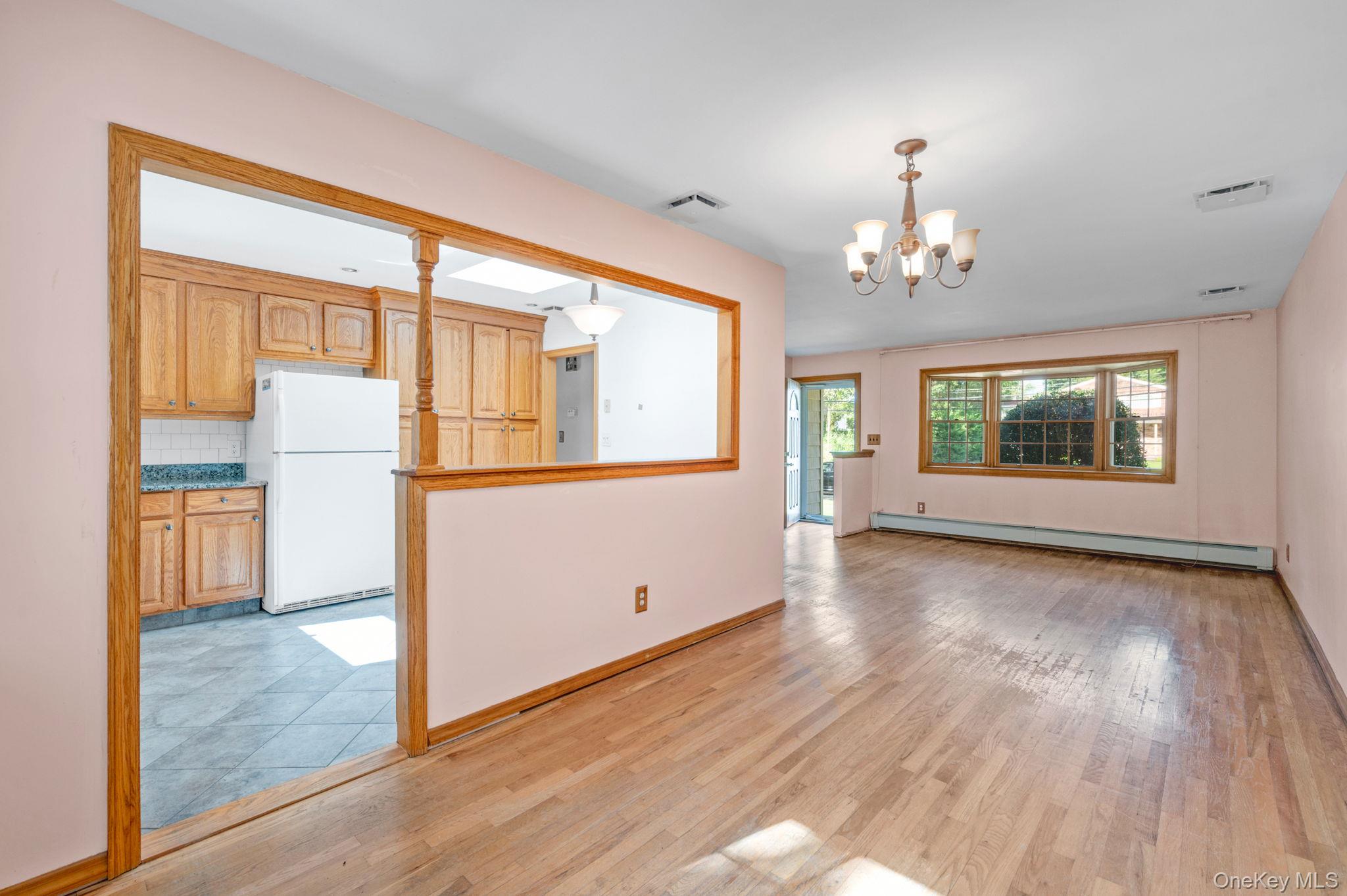 32 Seaman Neck Road, Dix Hills, NY 11746