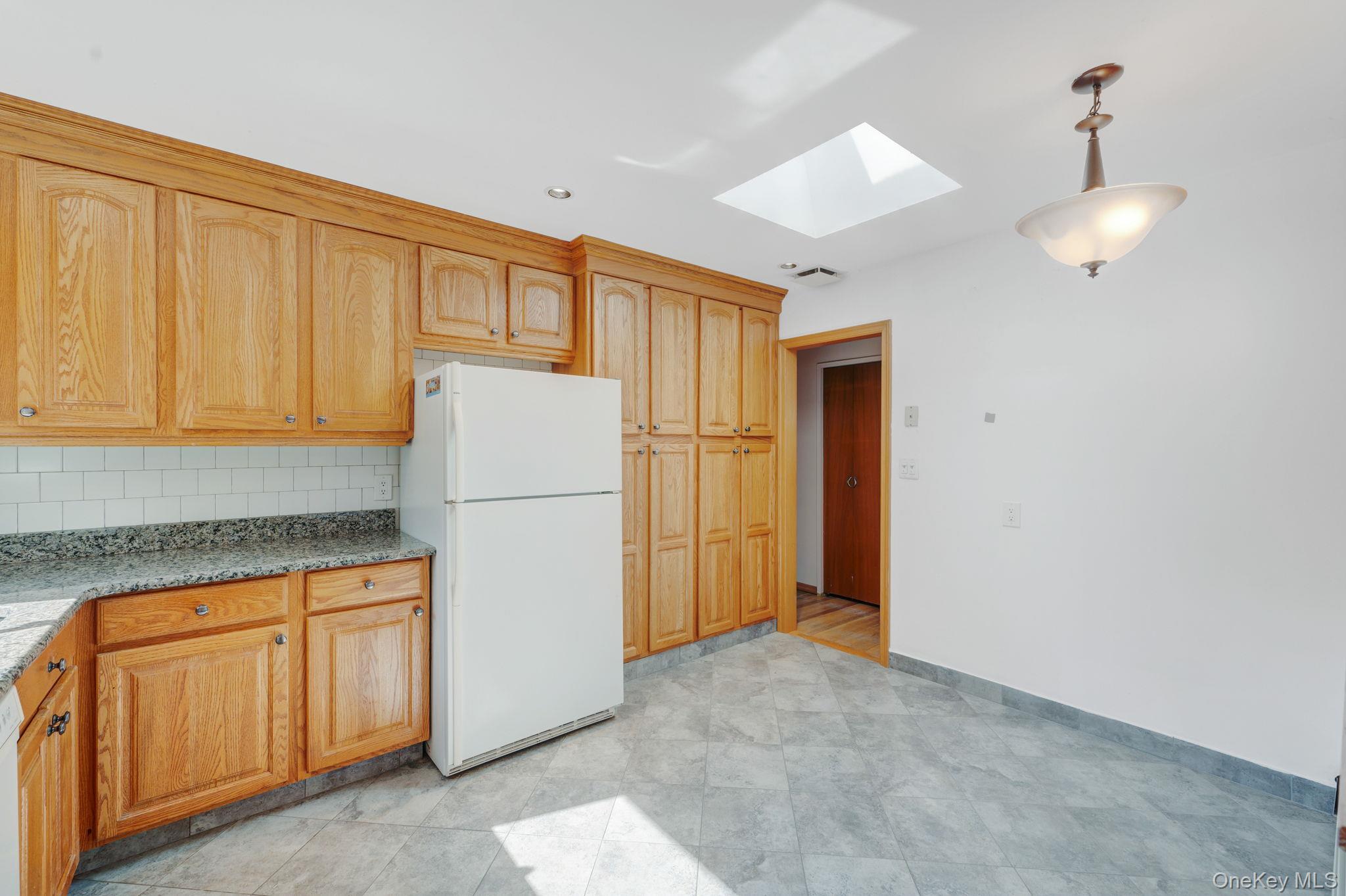 32 Seaman Neck Road, Dix Hills, NY 11746