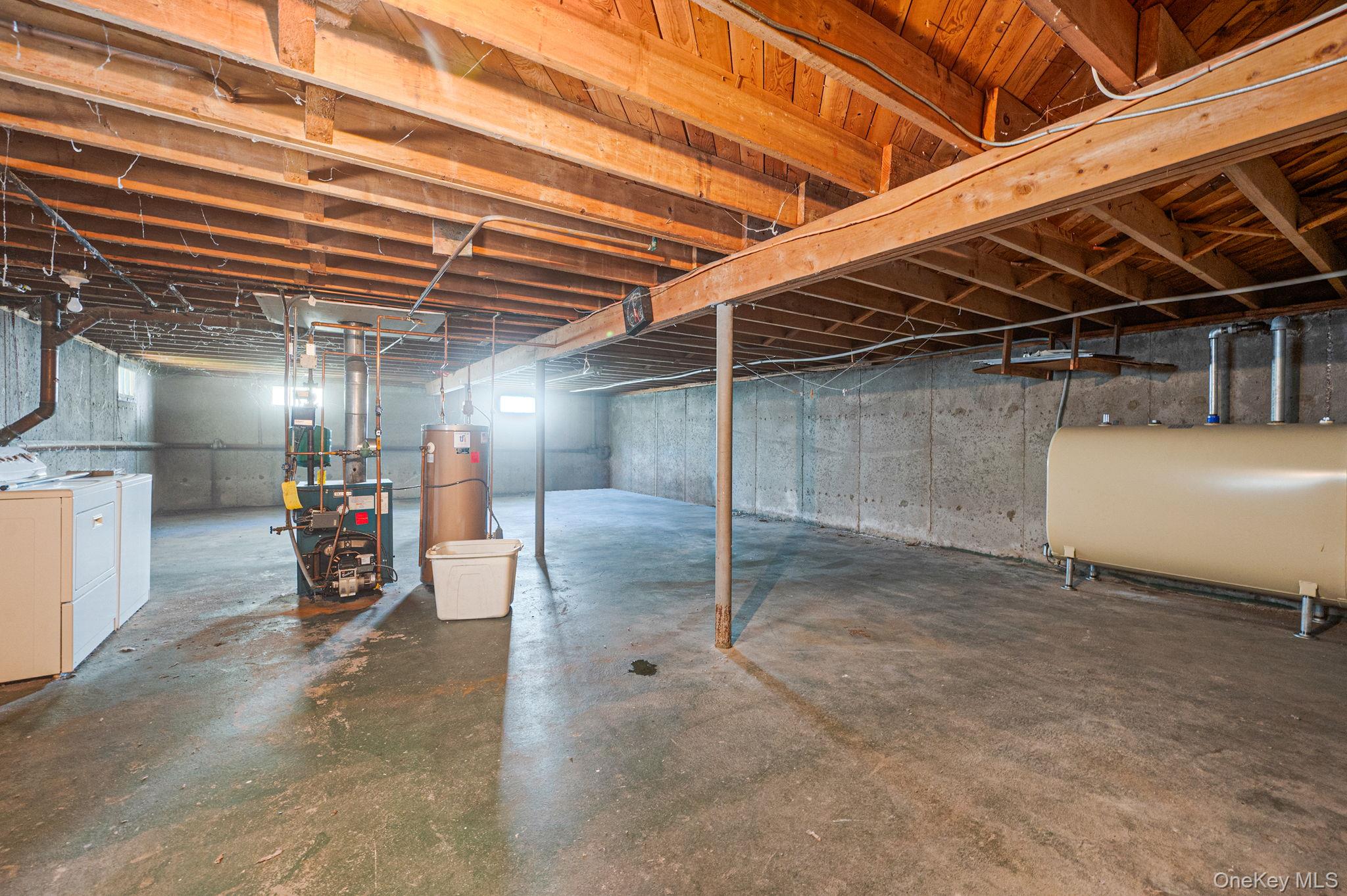 32 Seaman Neck Road, Dix Hills, NY 11746