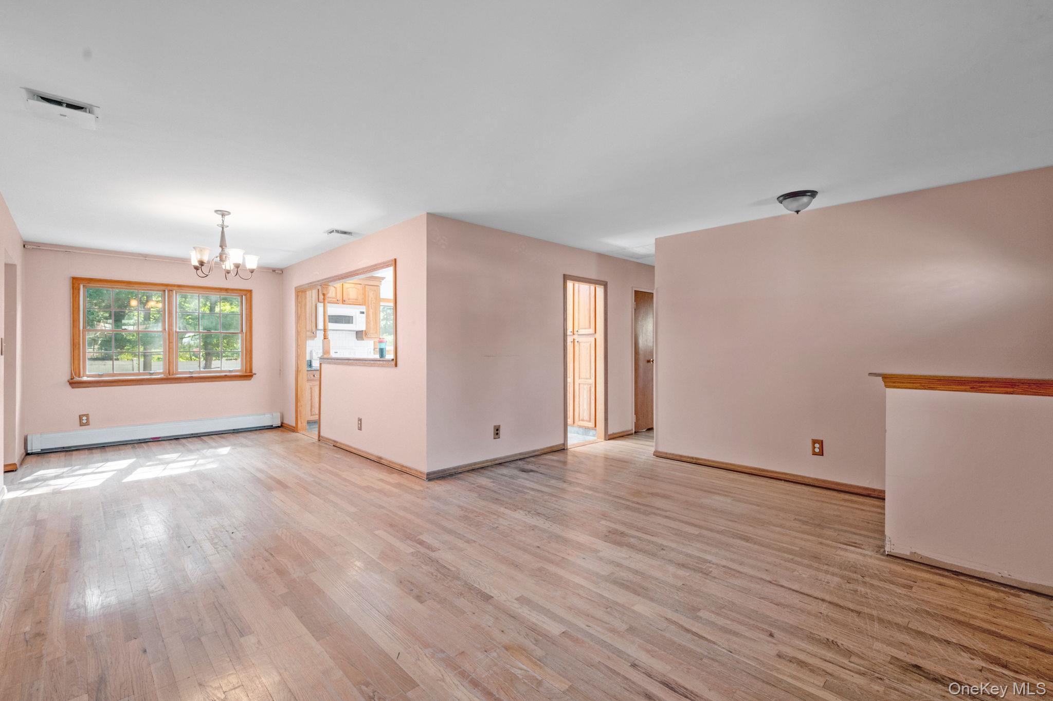 32 Seaman Neck Road, Dix Hills, NY 11746