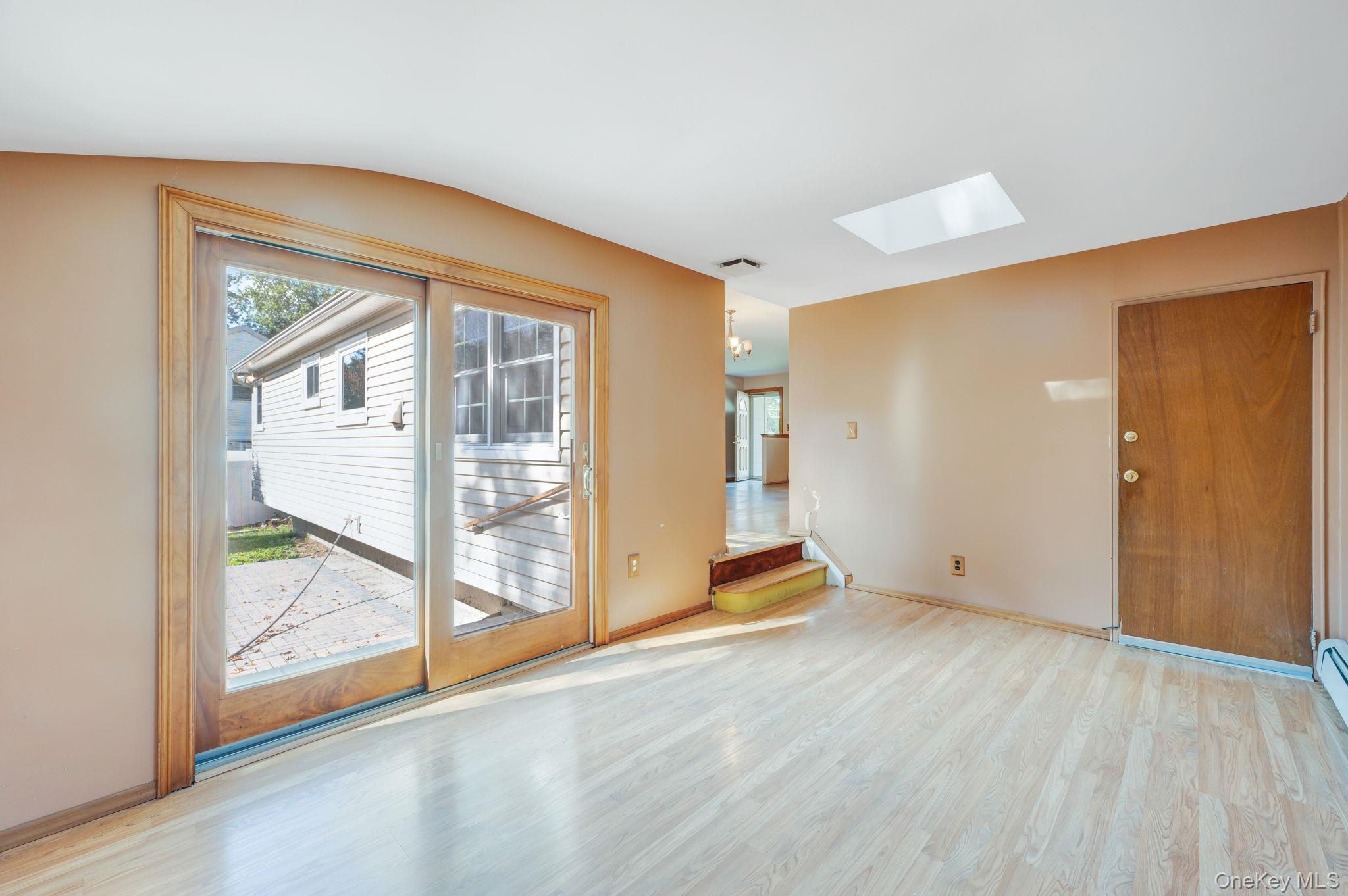 32 Seaman Neck Road, Dix Hills, NY 11746