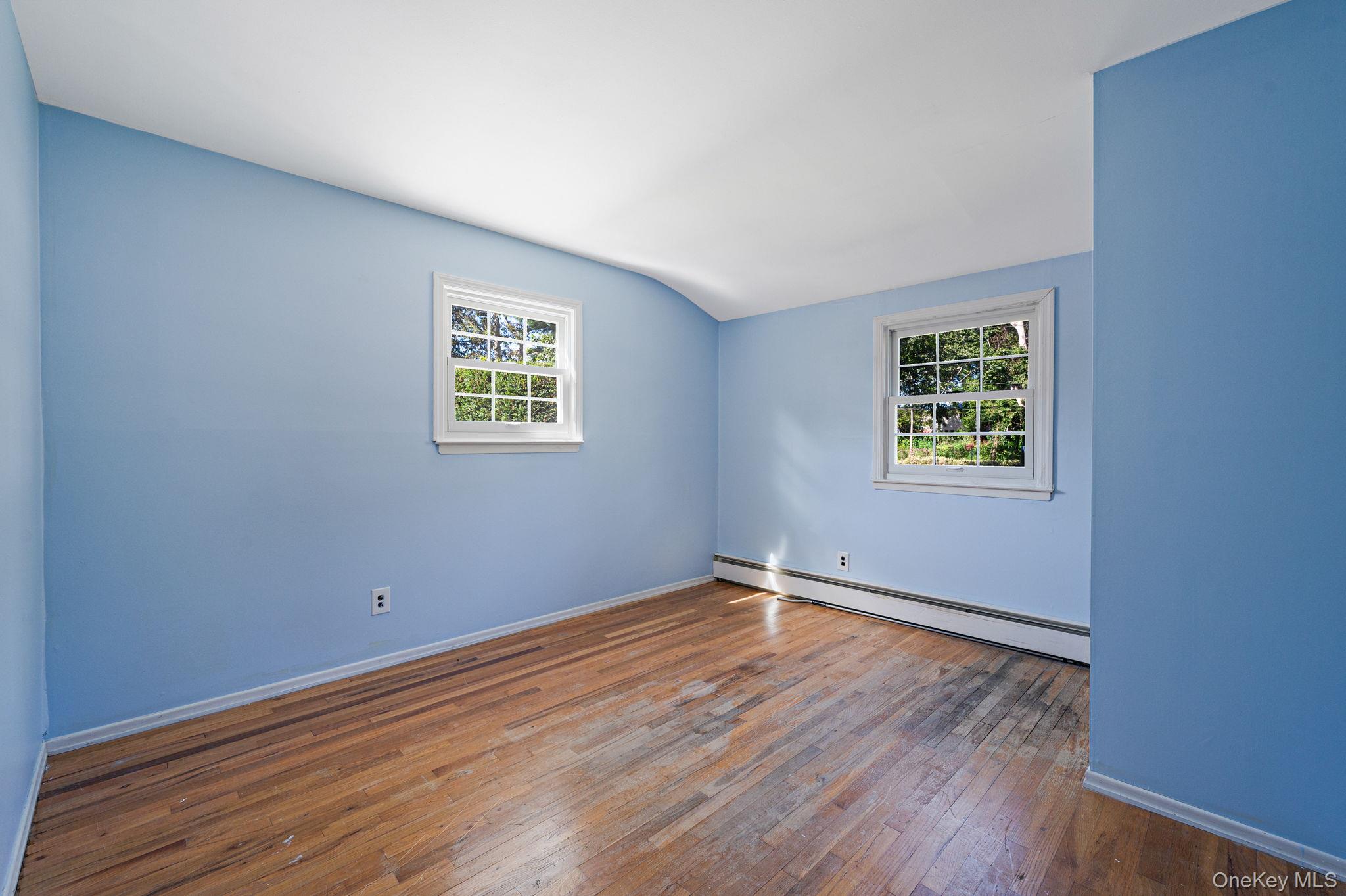 32 Seaman Neck Road, Dix Hills, NY 11746