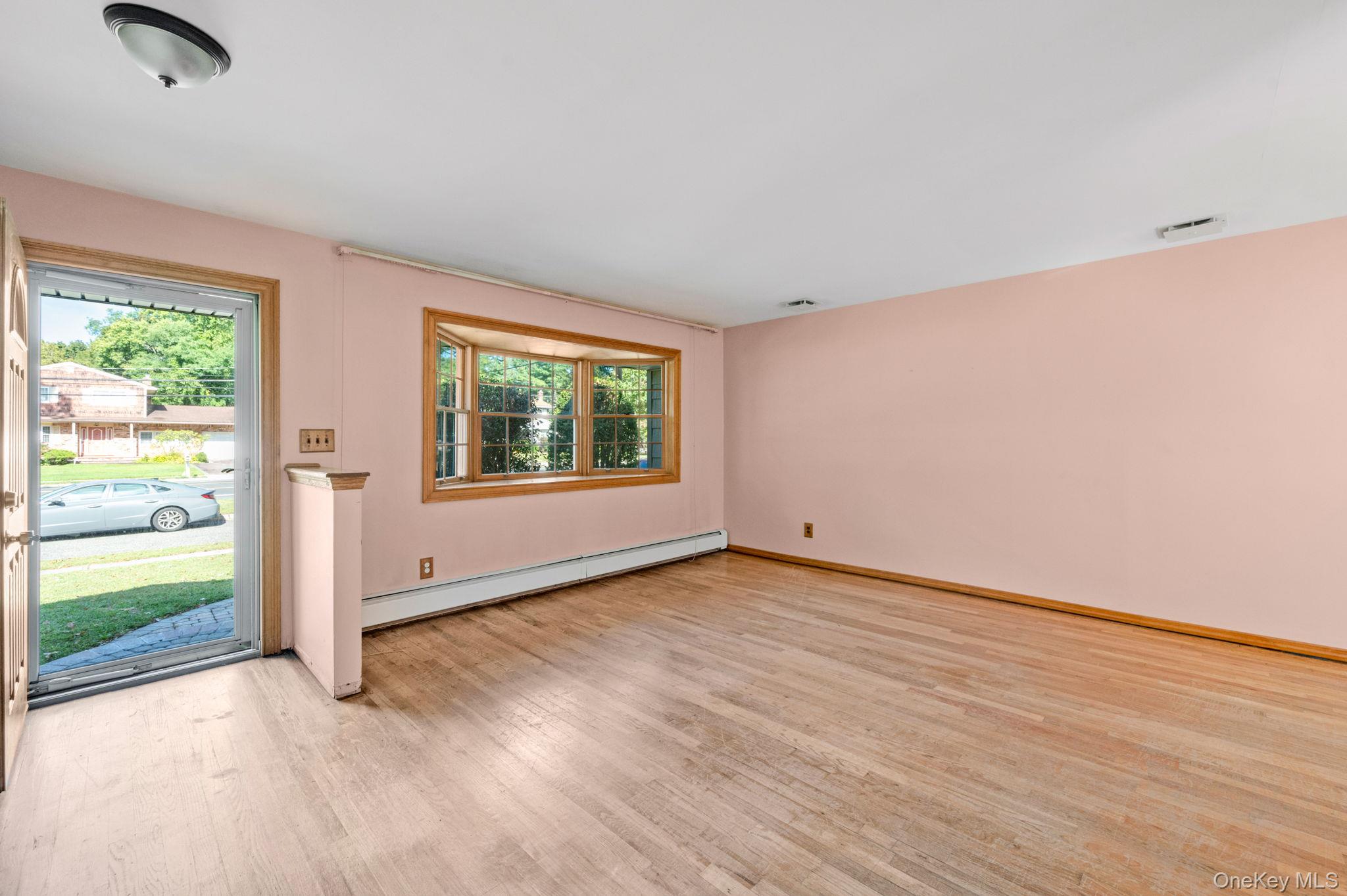 32 Seaman Neck Road, Dix Hills, NY 11746