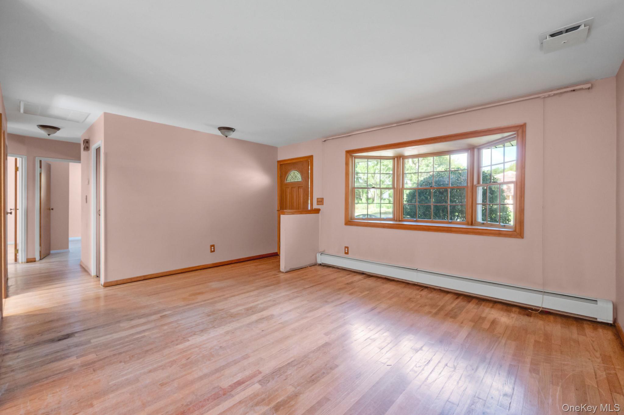 32 Seaman Neck Road, Dix Hills, NY 11746