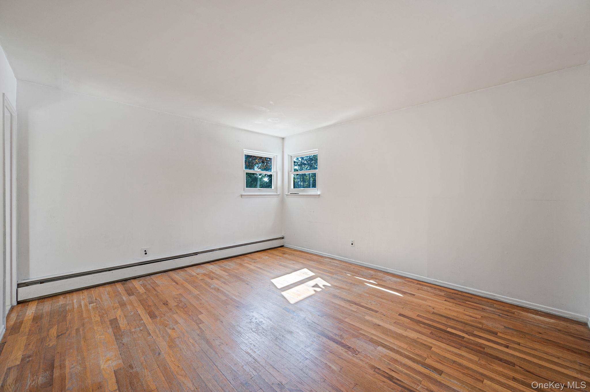 32 Seaman Neck Road, Dix Hills, NY 11746