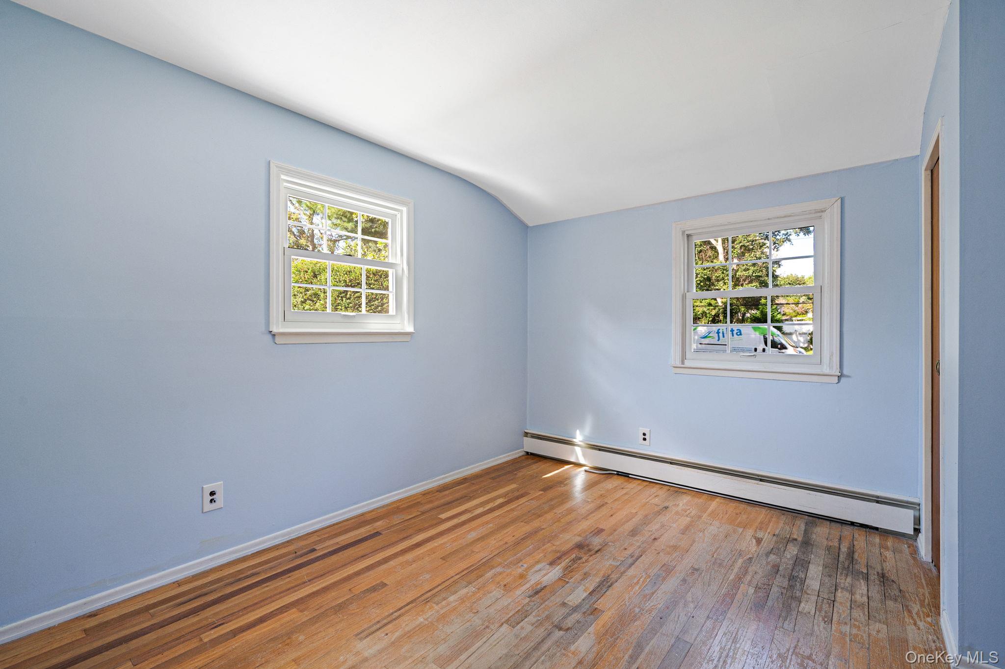 32 Seaman Neck Road, Dix Hills, NY 11746