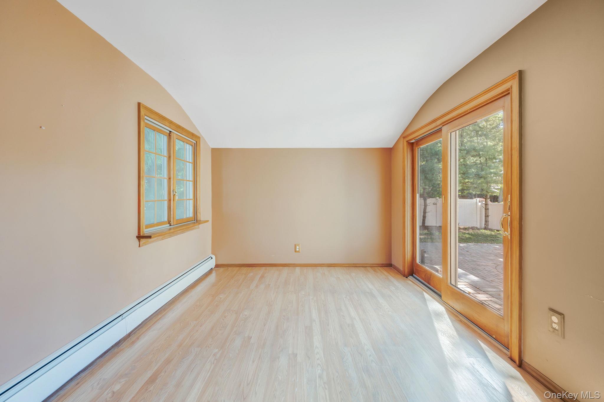 32 Seaman Neck Road, Dix Hills, NY 11746