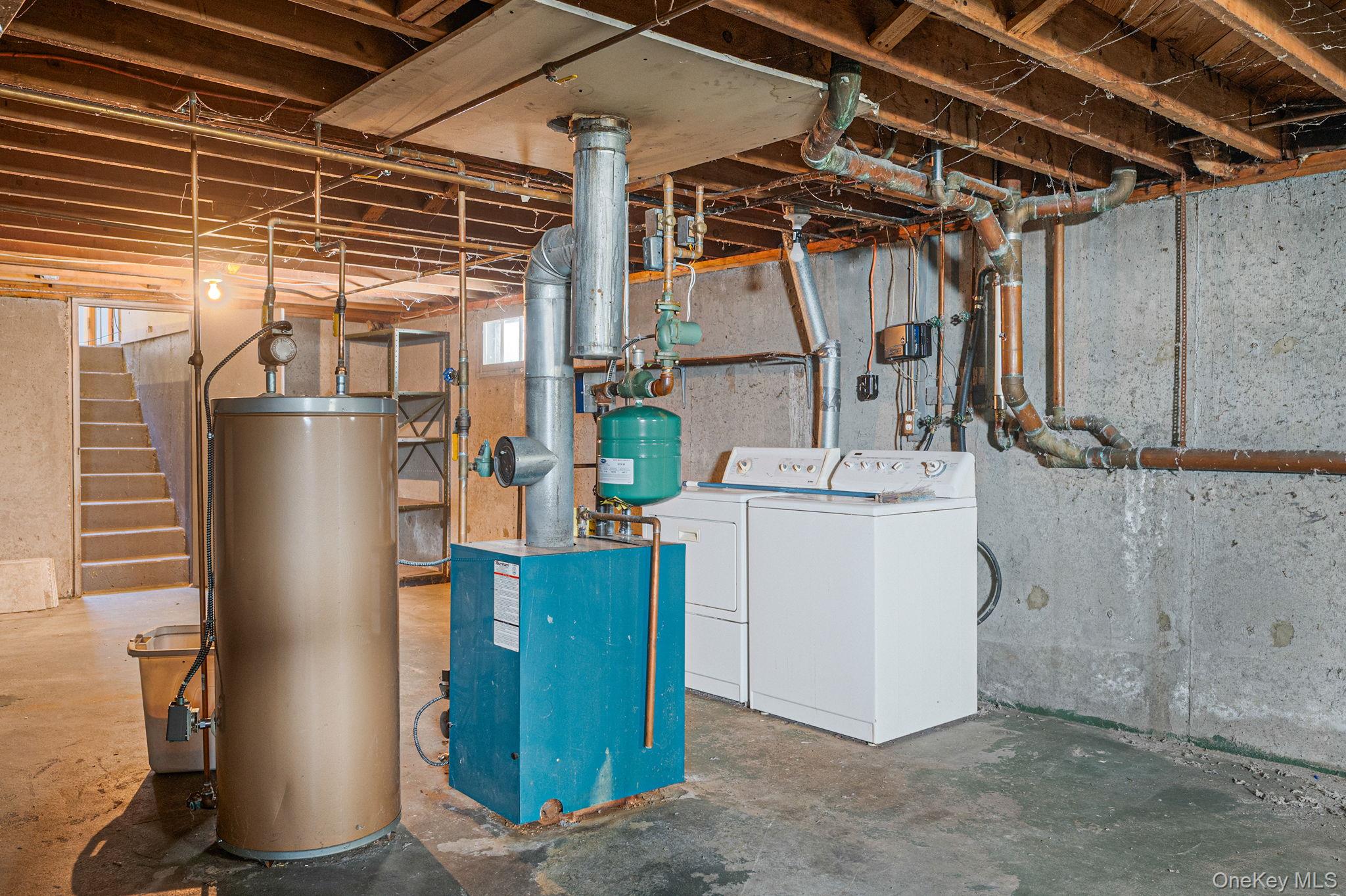 32 Seaman Neck Road, Dix Hills, NY 11746