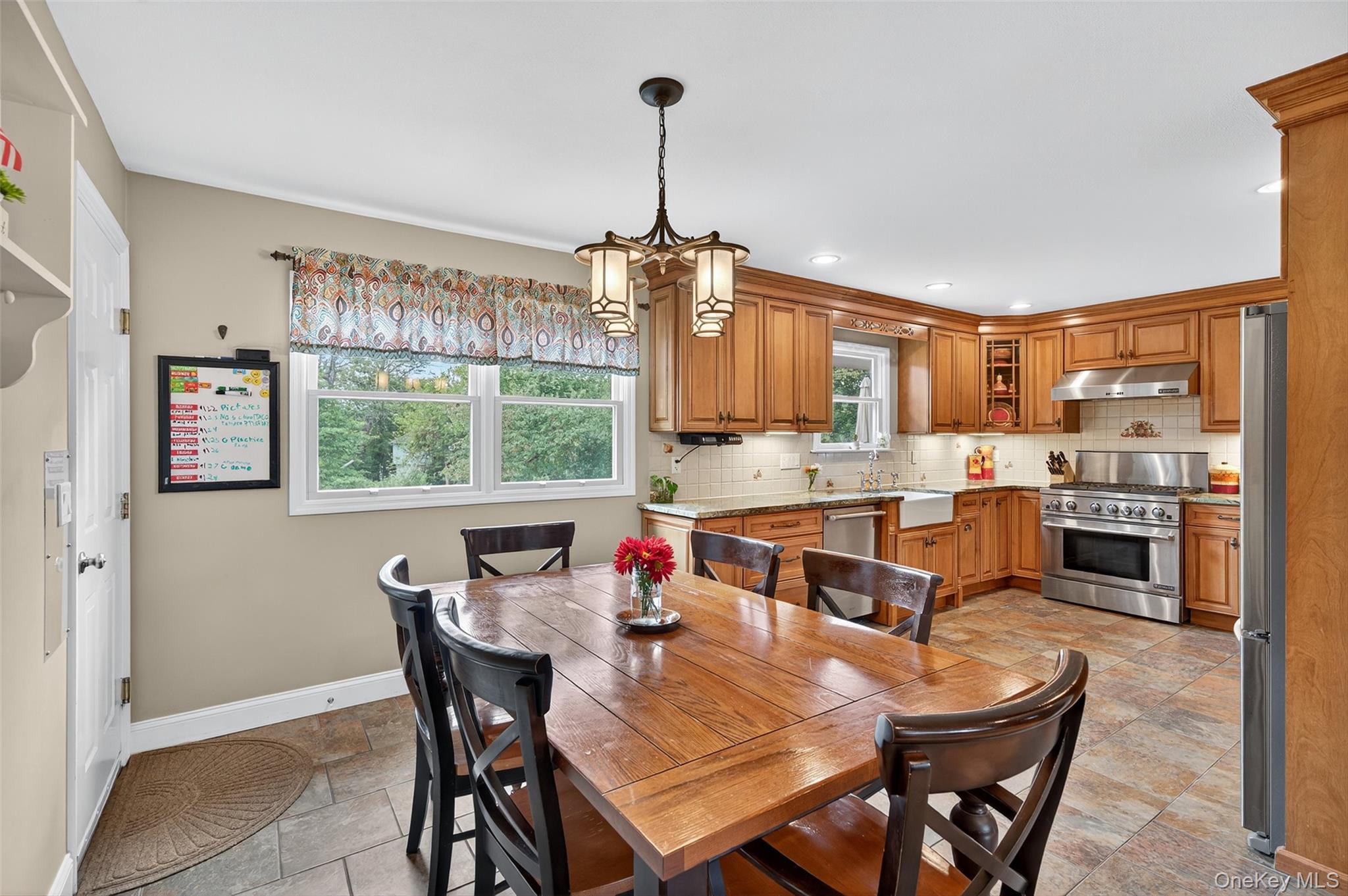 16 Puritan Lane, Washingtonville, NY 10992