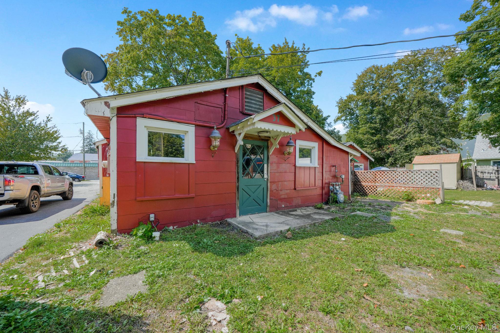 37 Oak Street, Greenwood Lake, NY 10925