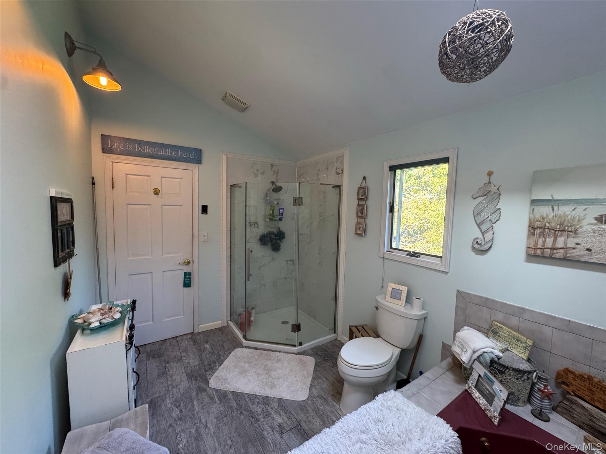 7 Kingston Road, Mount Sinai, NY 11766