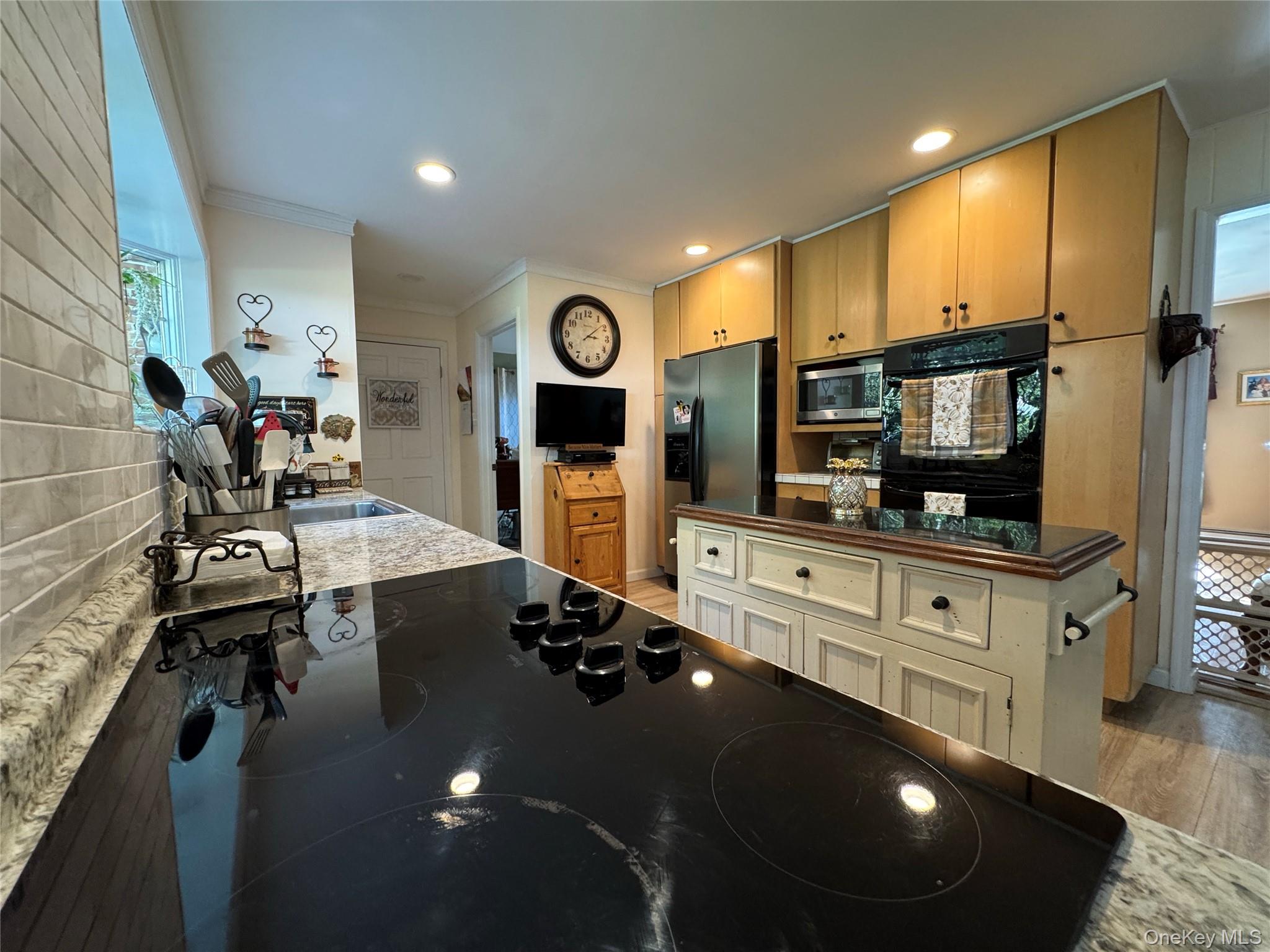 7 Kingston Road, Mount Sinai, NY 11766