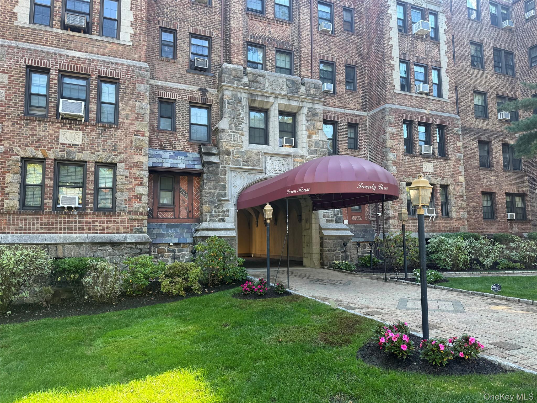 23 Old Mamaroneck Road # 2P, White Plains, NY 10605