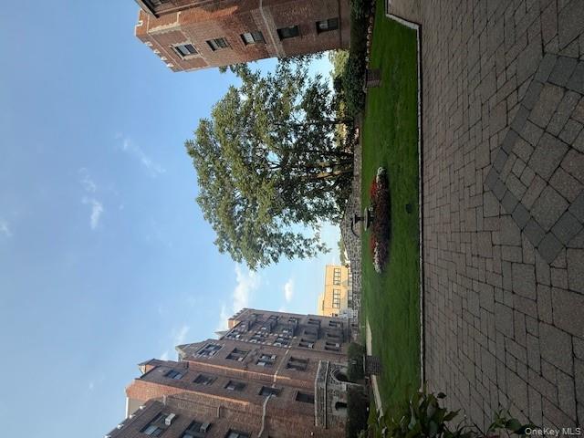 23 Old Mamaroneck Road # 2P, White Plains, NY 10605