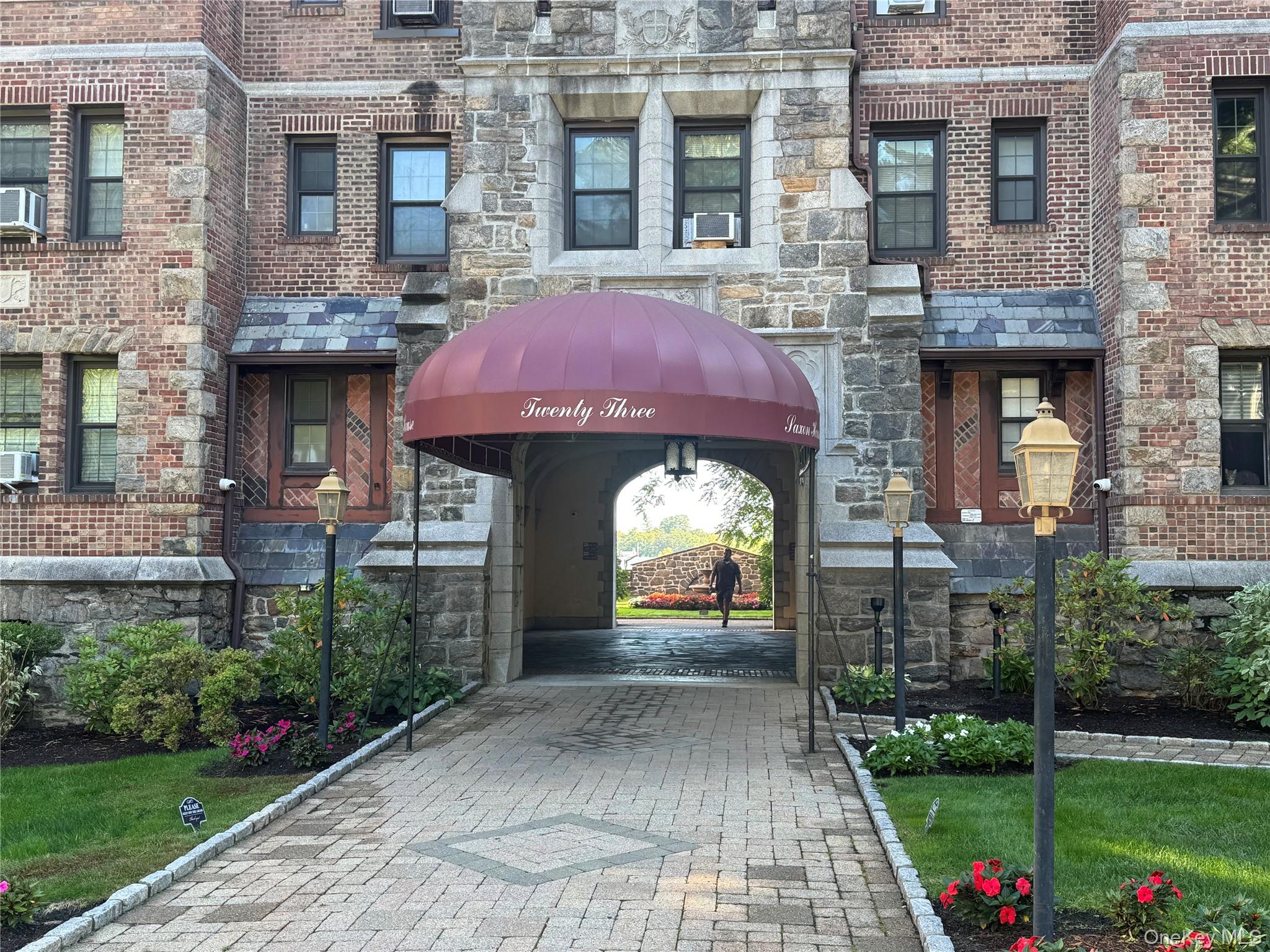 23 Old Mamaroneck Road # 2P, White Plains, NY 10605