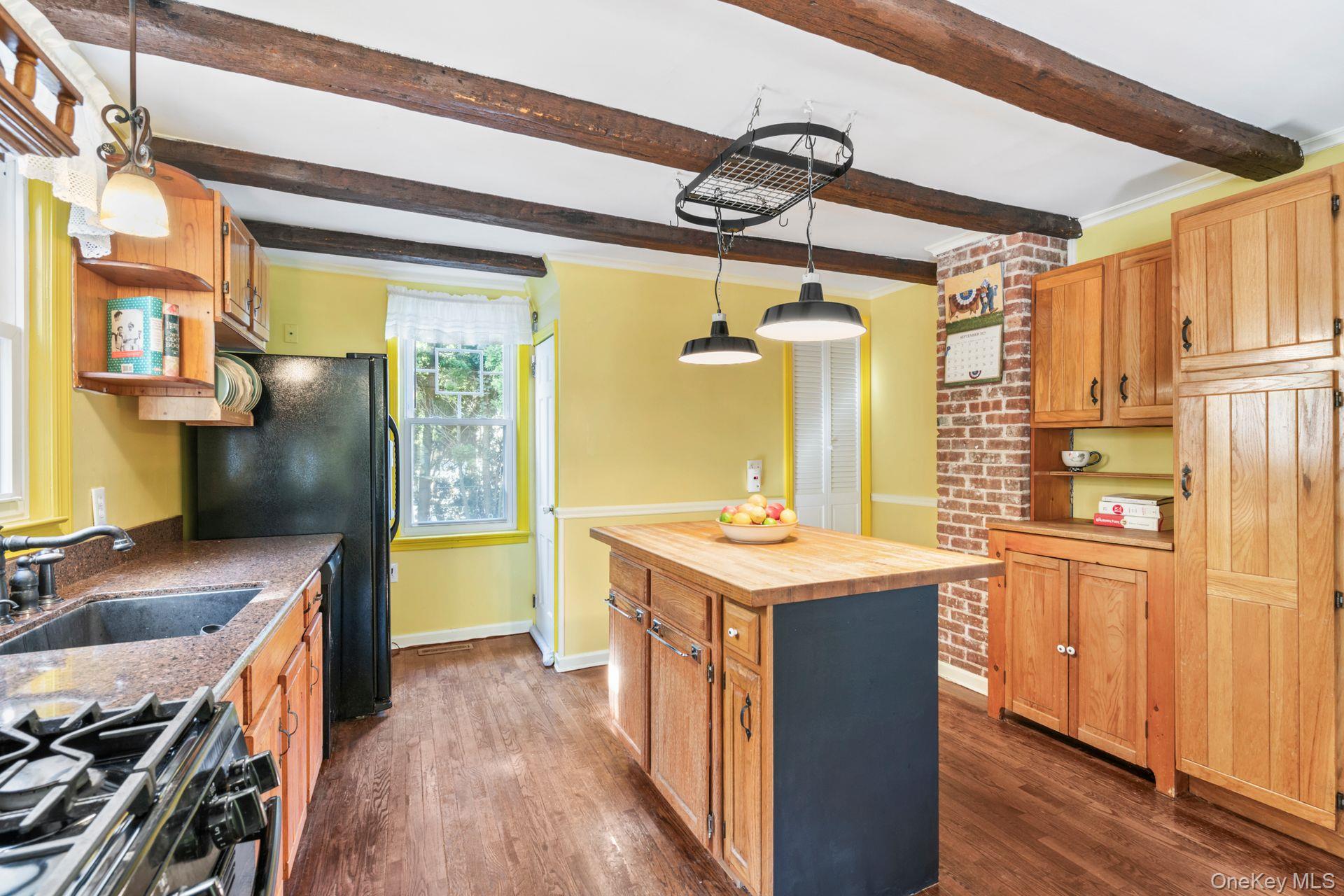 86 Elm Street, Huntington, NY 11743