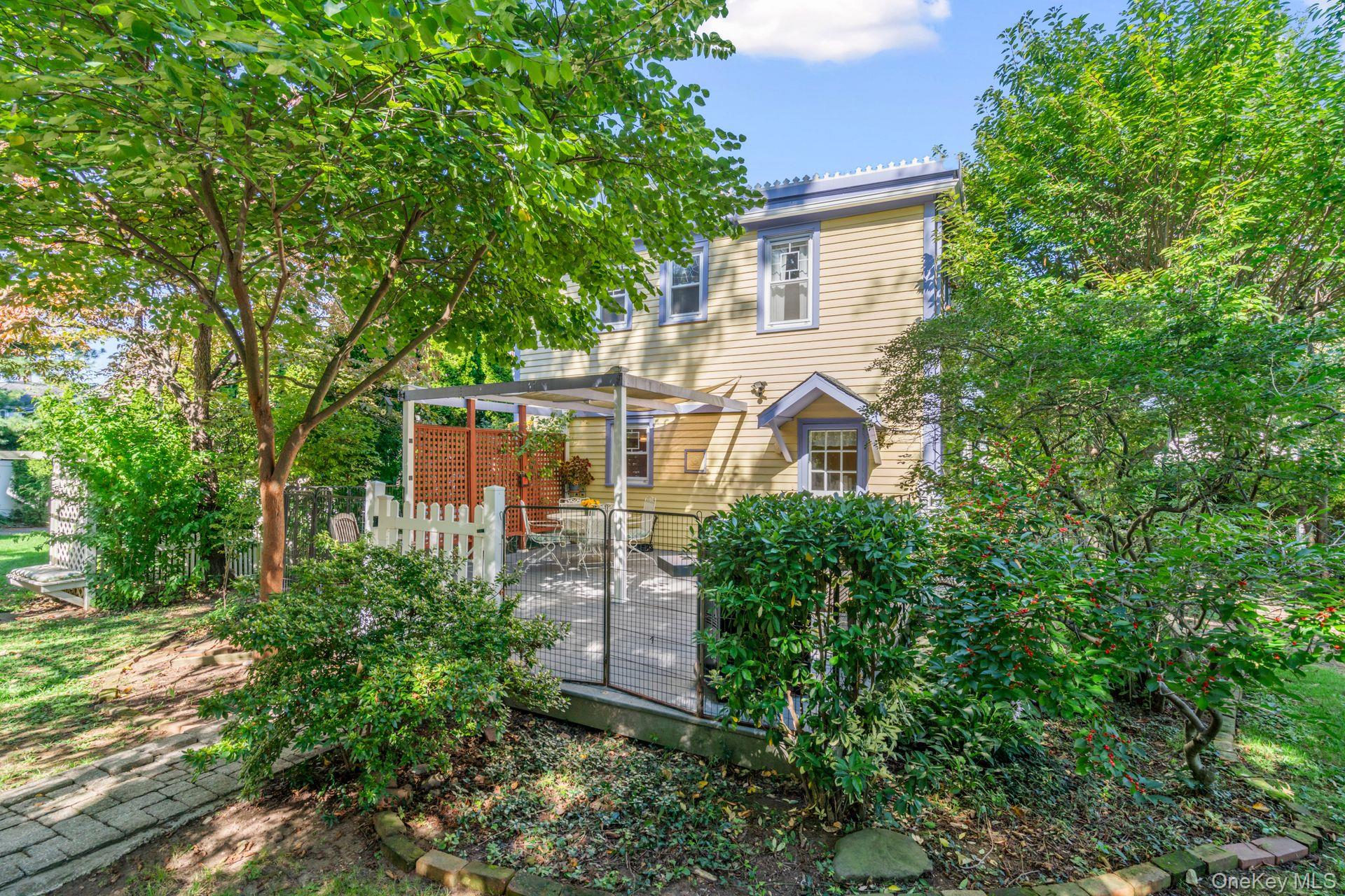 86 Elm Street, Huntington, NY 11743