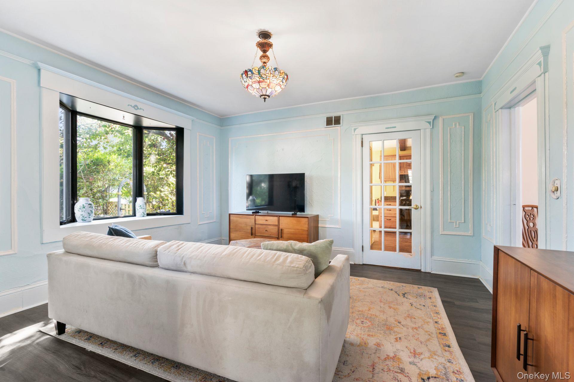 86 Elm Street, Huntington, NY 11743