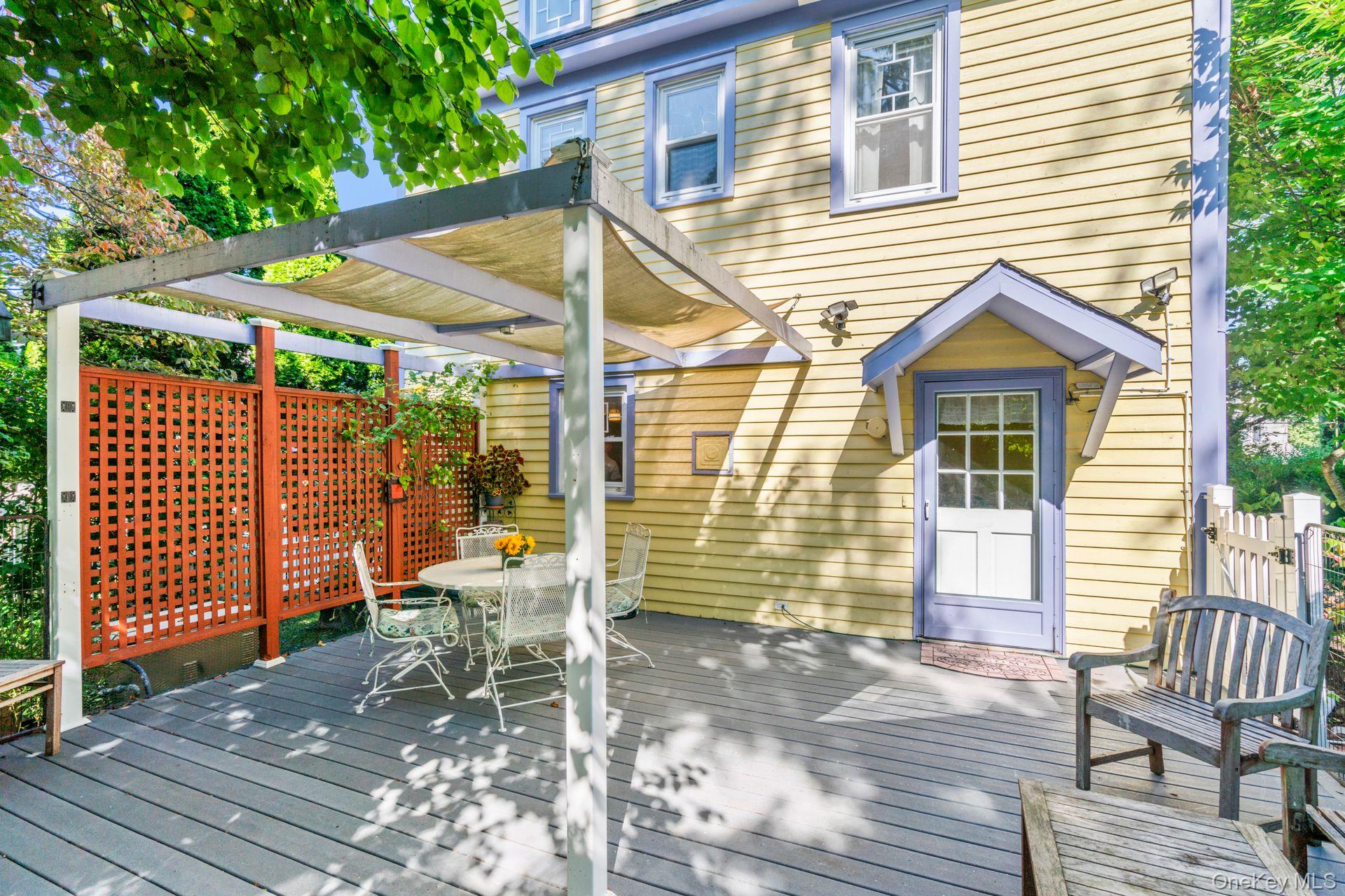 86 Elm Street, Huntington, NY 11743