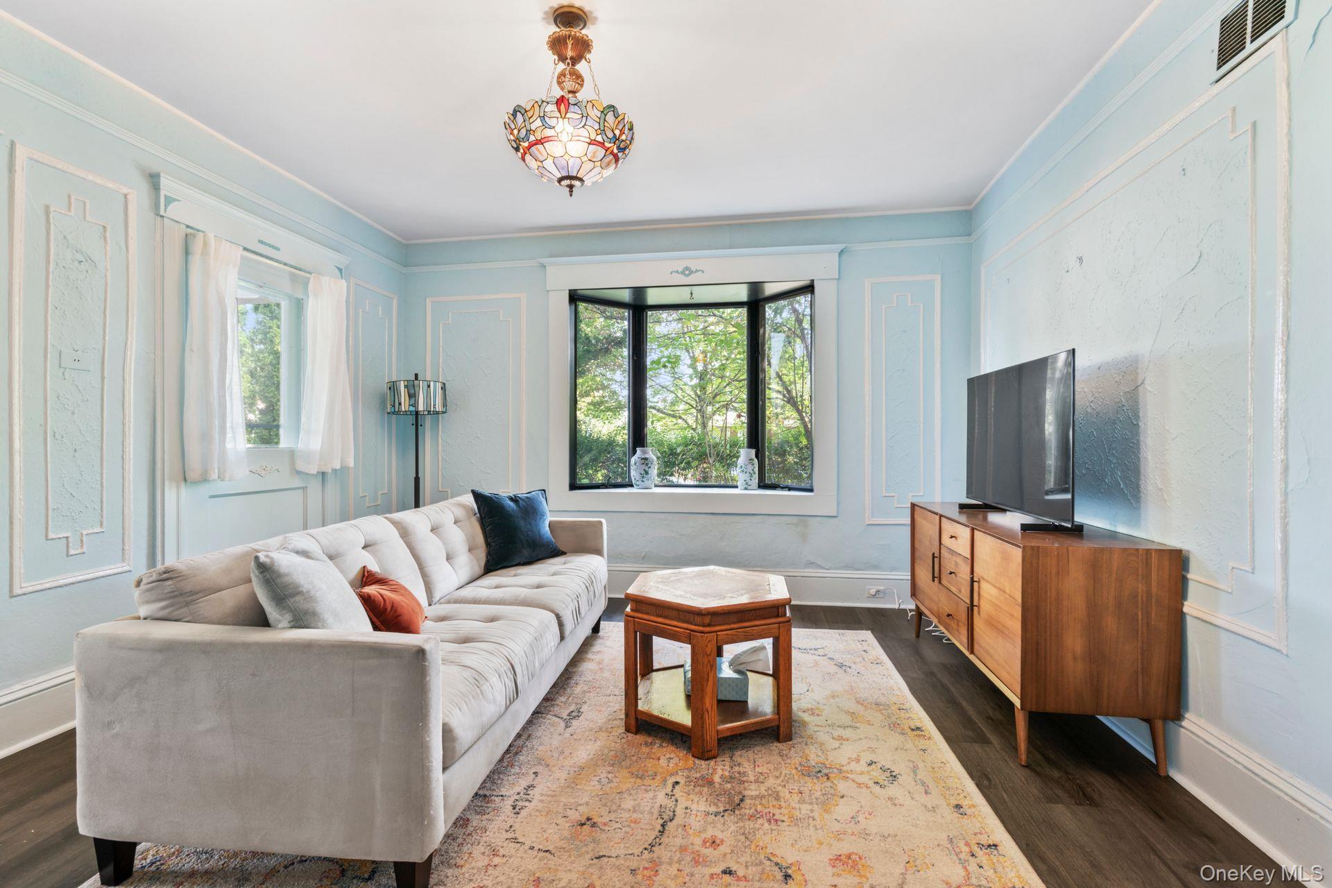 86 Elm Street, Huntington, NY 11743