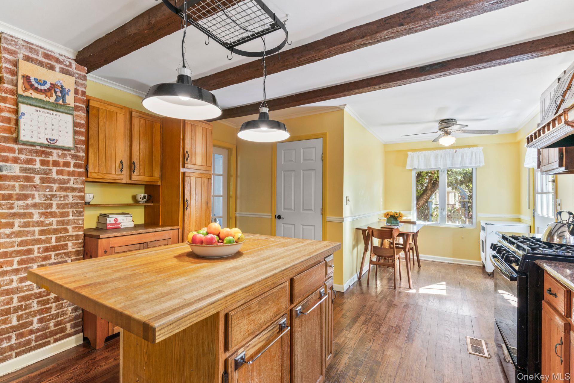 86 Elm Street, Huntington, NY 11743