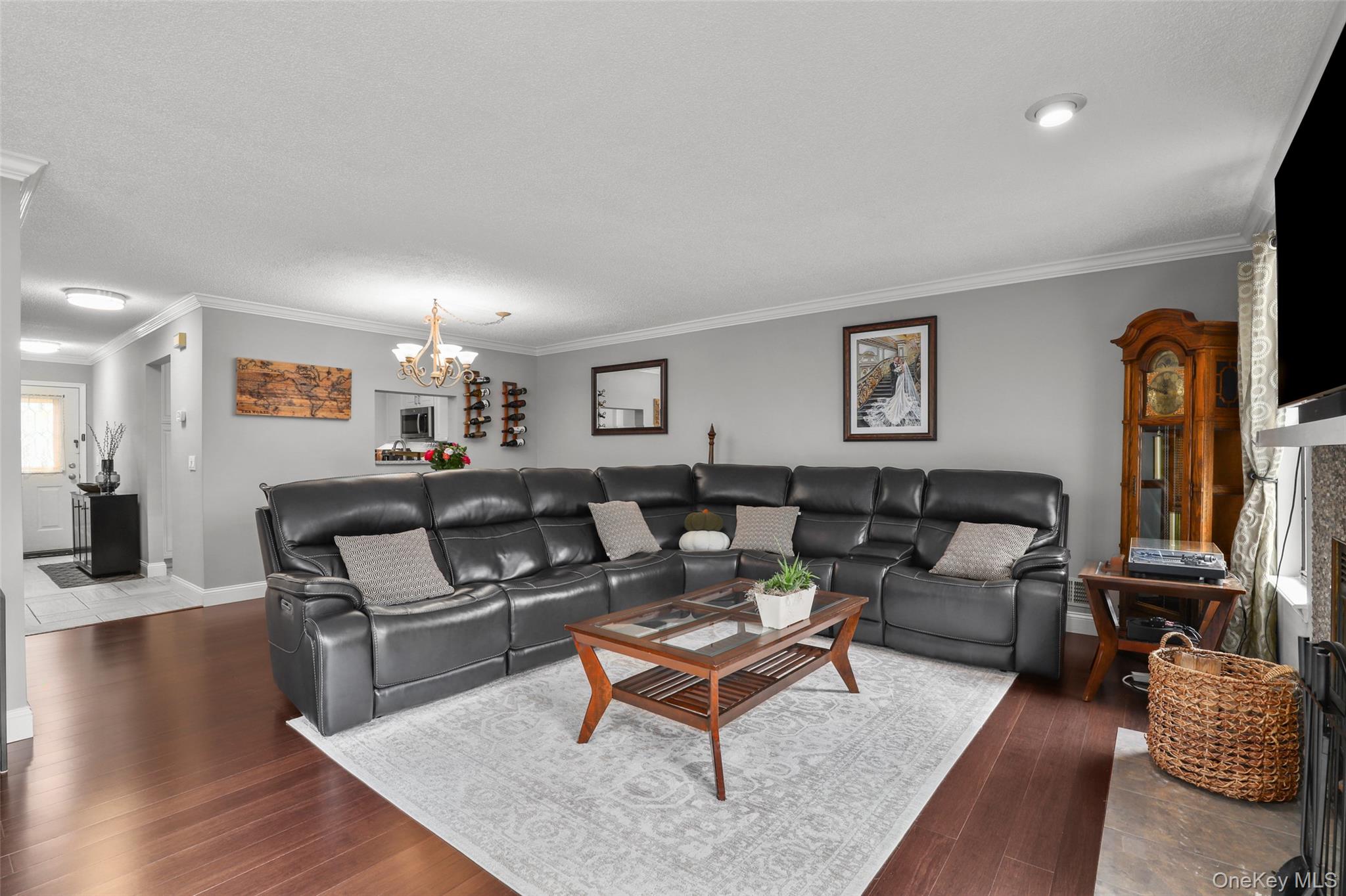 68 Jonathan Drive, Mahopac, NY 10541