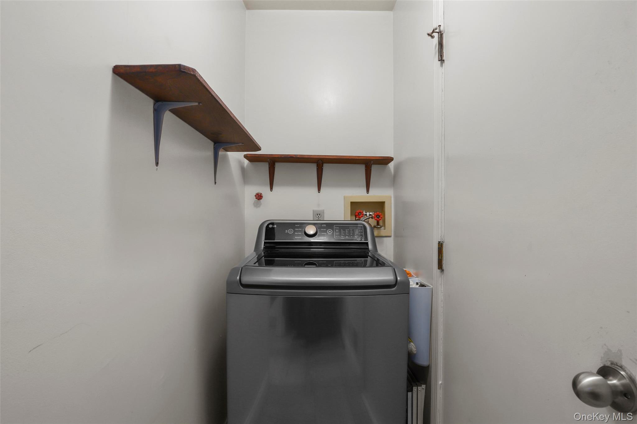 68 Jonathan Drive, Mahopac, NY 10541