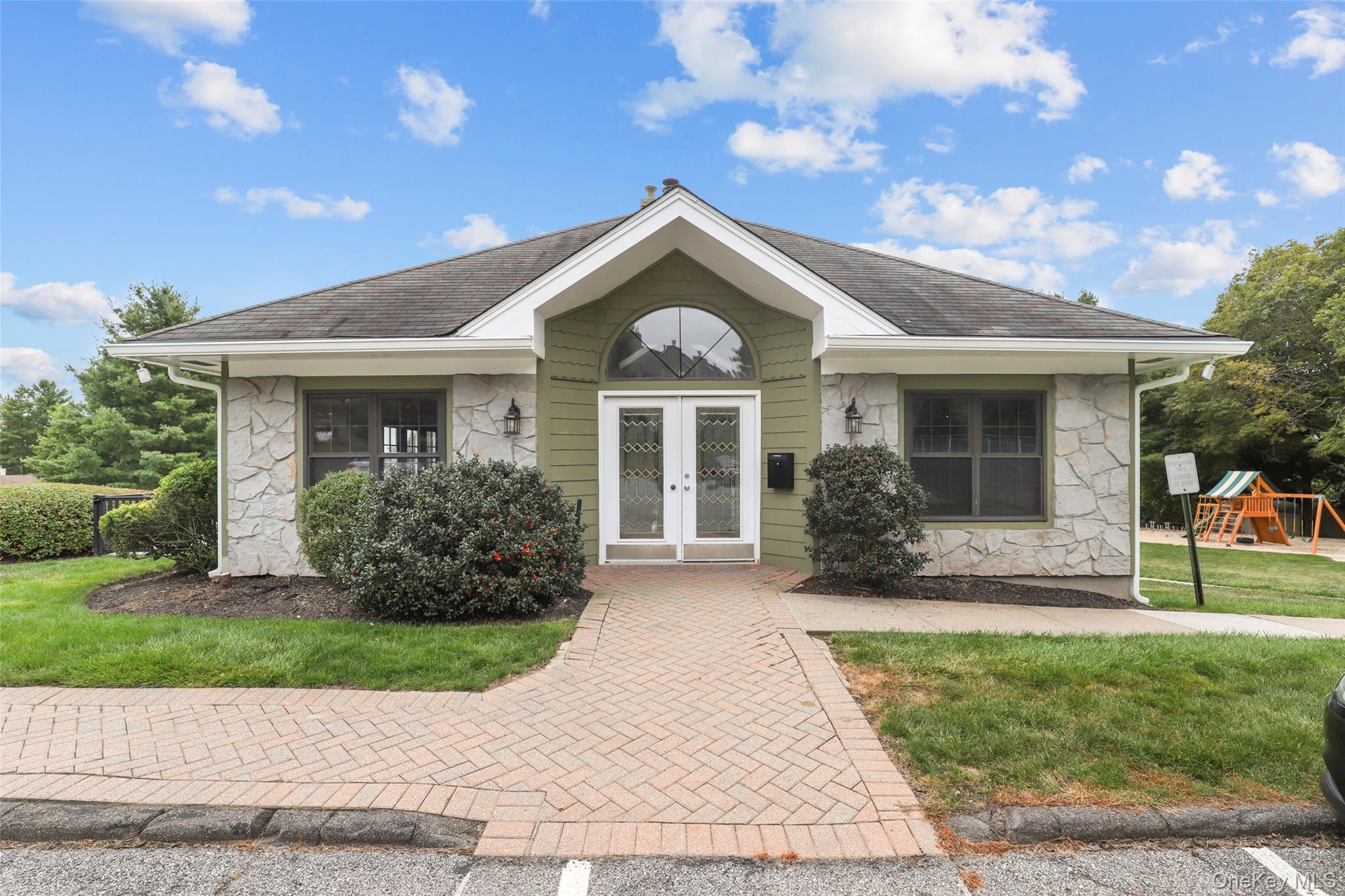 68 Jonathan Drive, Mahopac, NY 10541