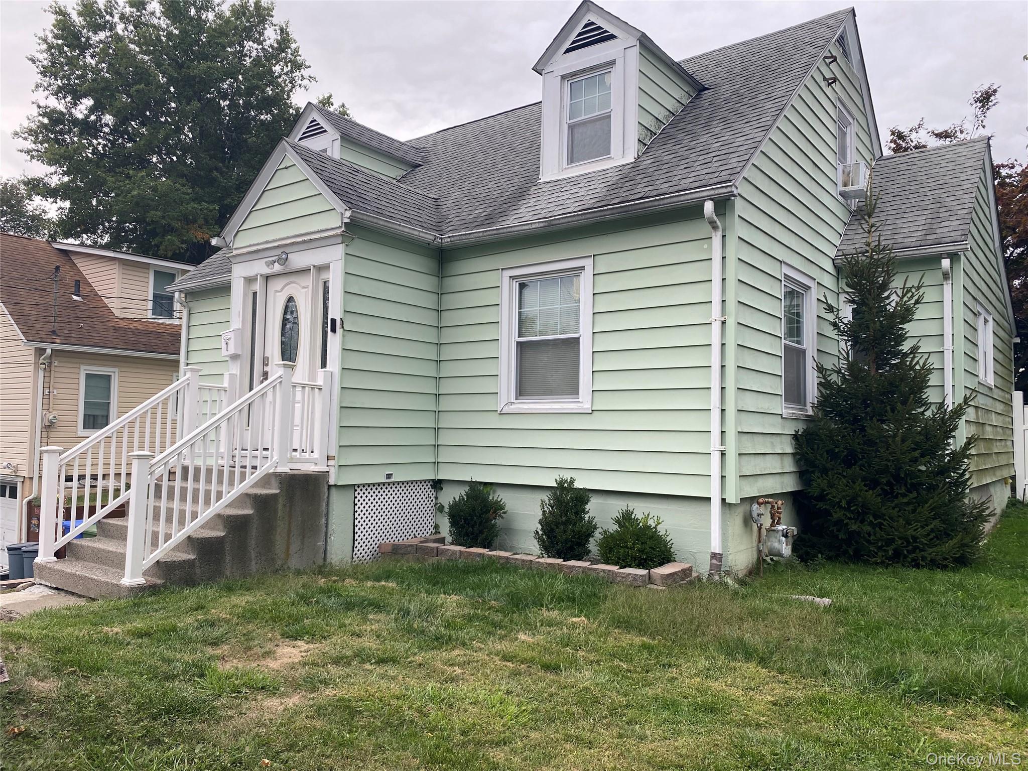 7 Woods Place, Middletown, NY 10940