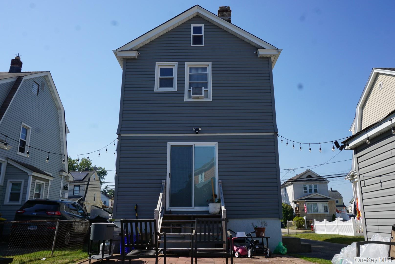 31 Drew Street, Valley Stream, NY 11581