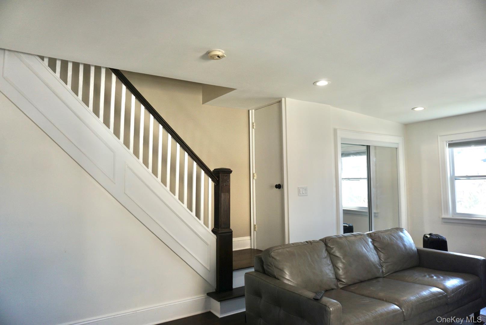 31 Drew Street, Valley Stream, NY 11581