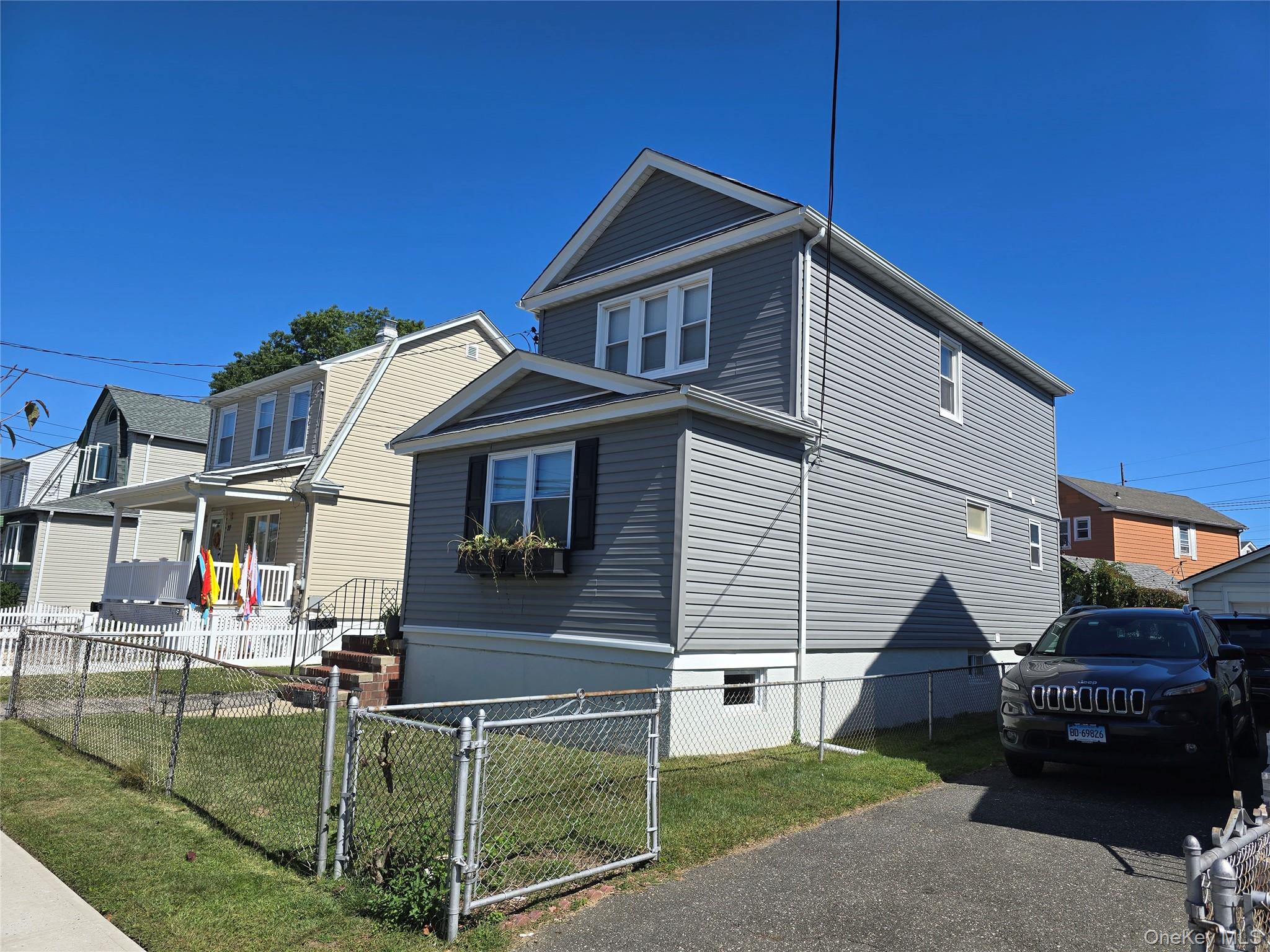 31 Drew Street, Valley Stream, NY 11581