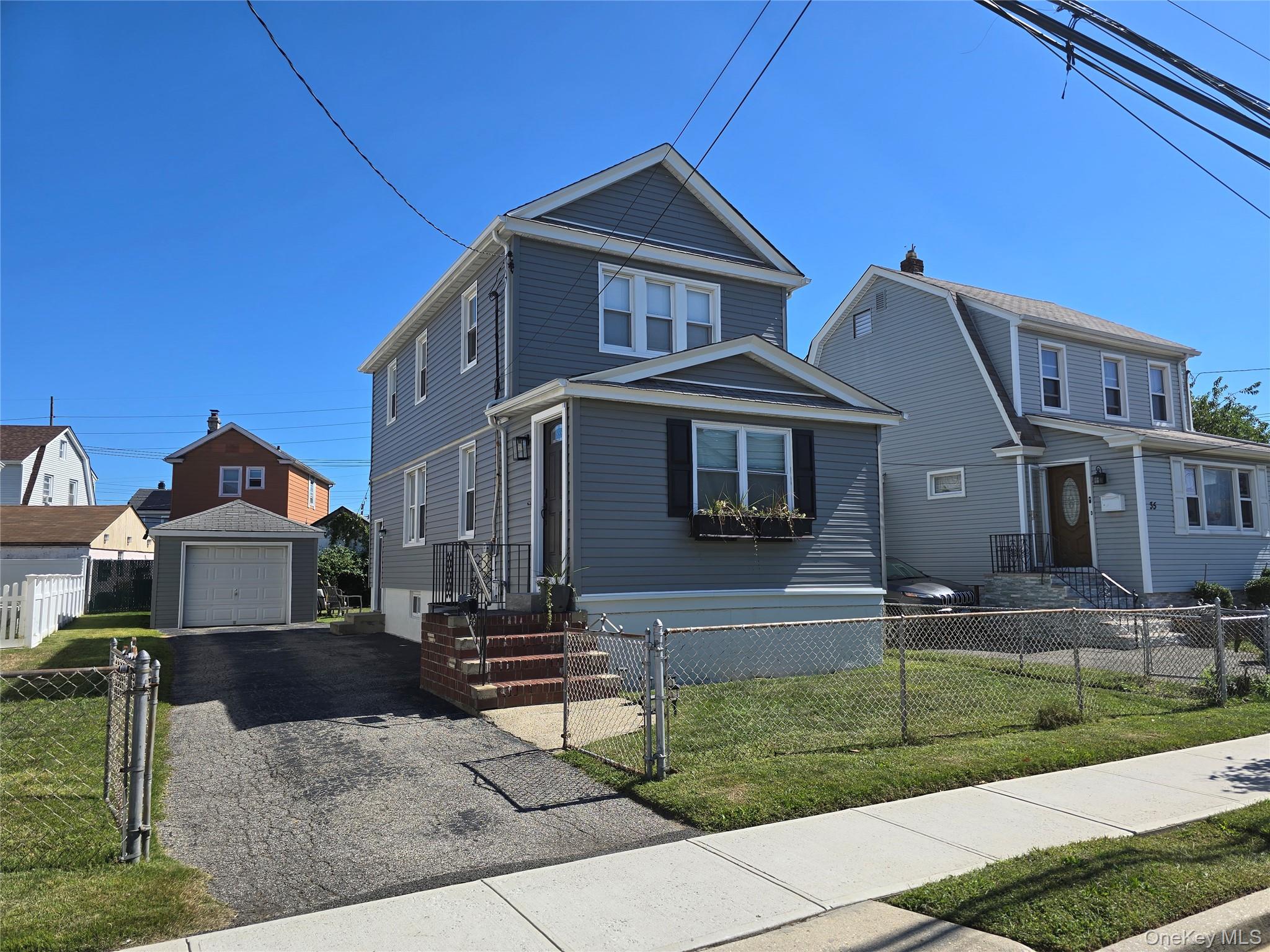 31 Drew Street, Valley Stream, NY 11581