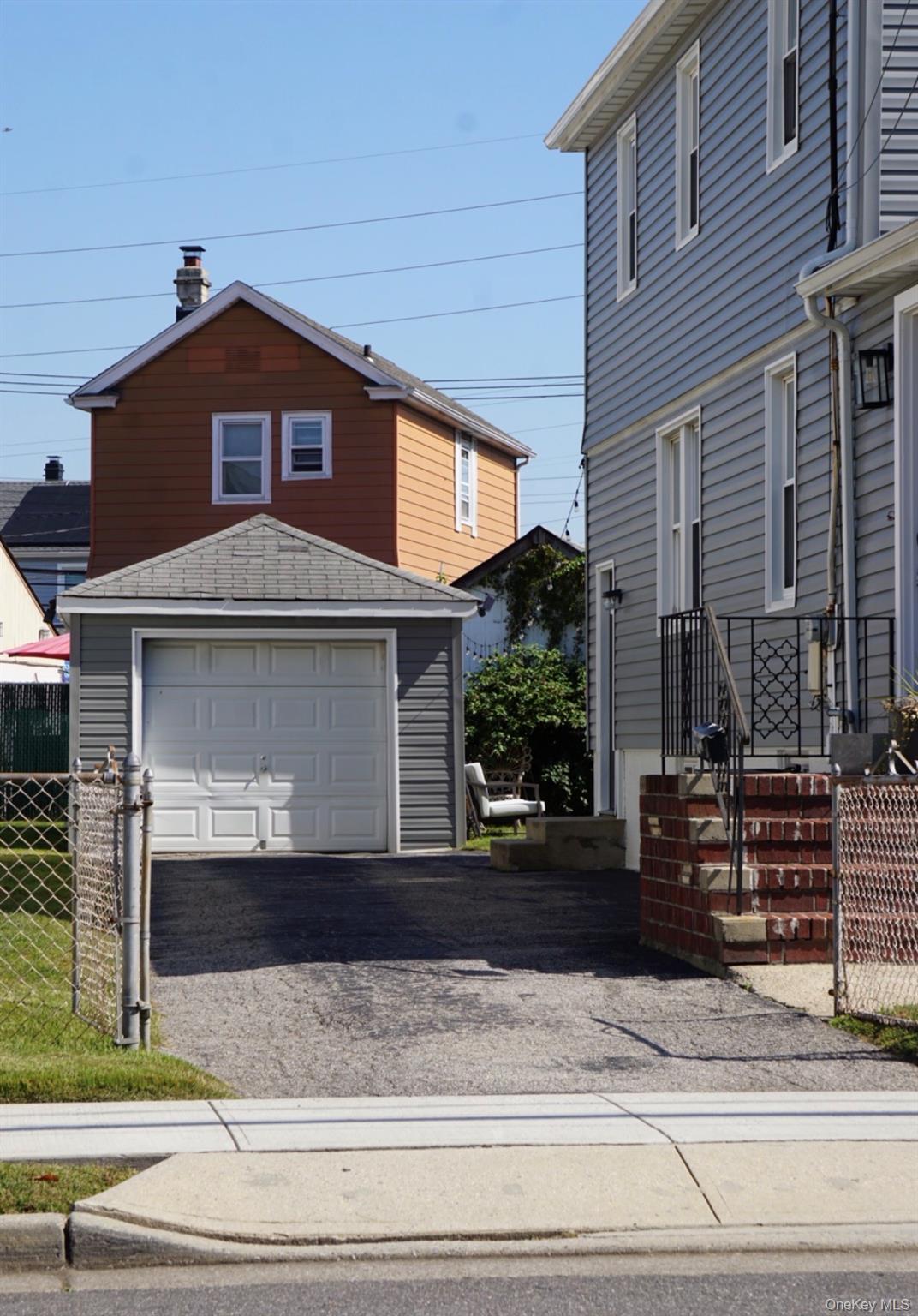 31 Drew Street, Valley Stream, NY 11581