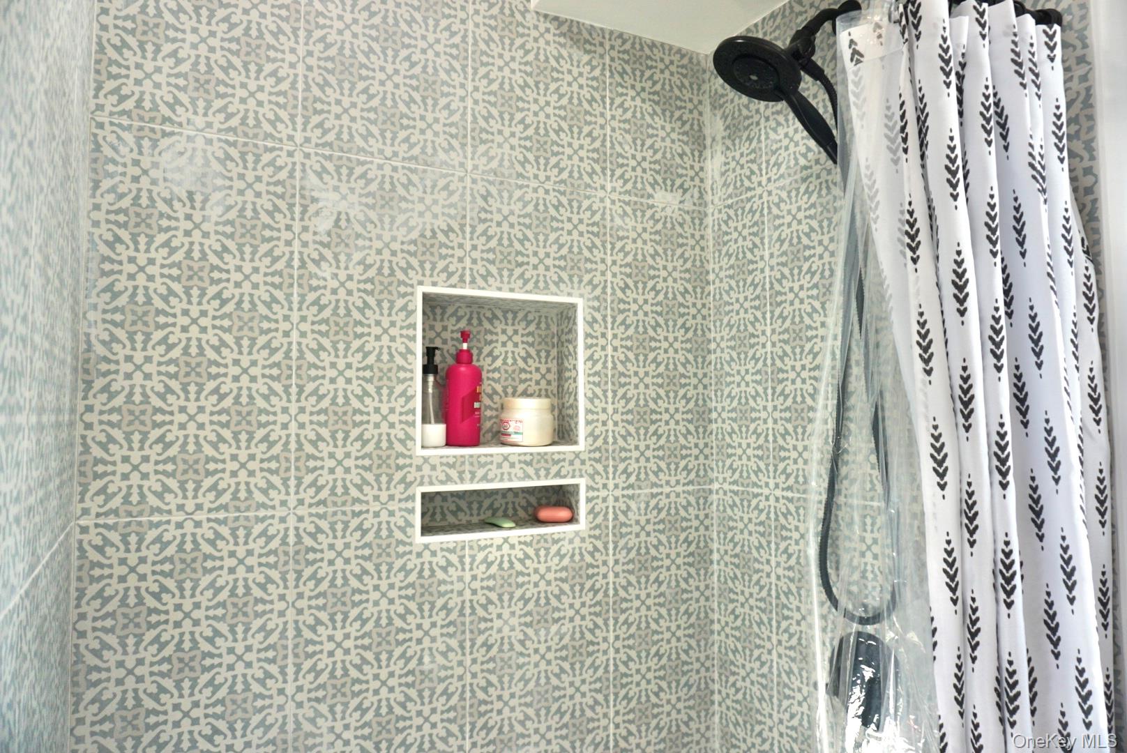 31 Drew Street, Valley Stream, NY 11581