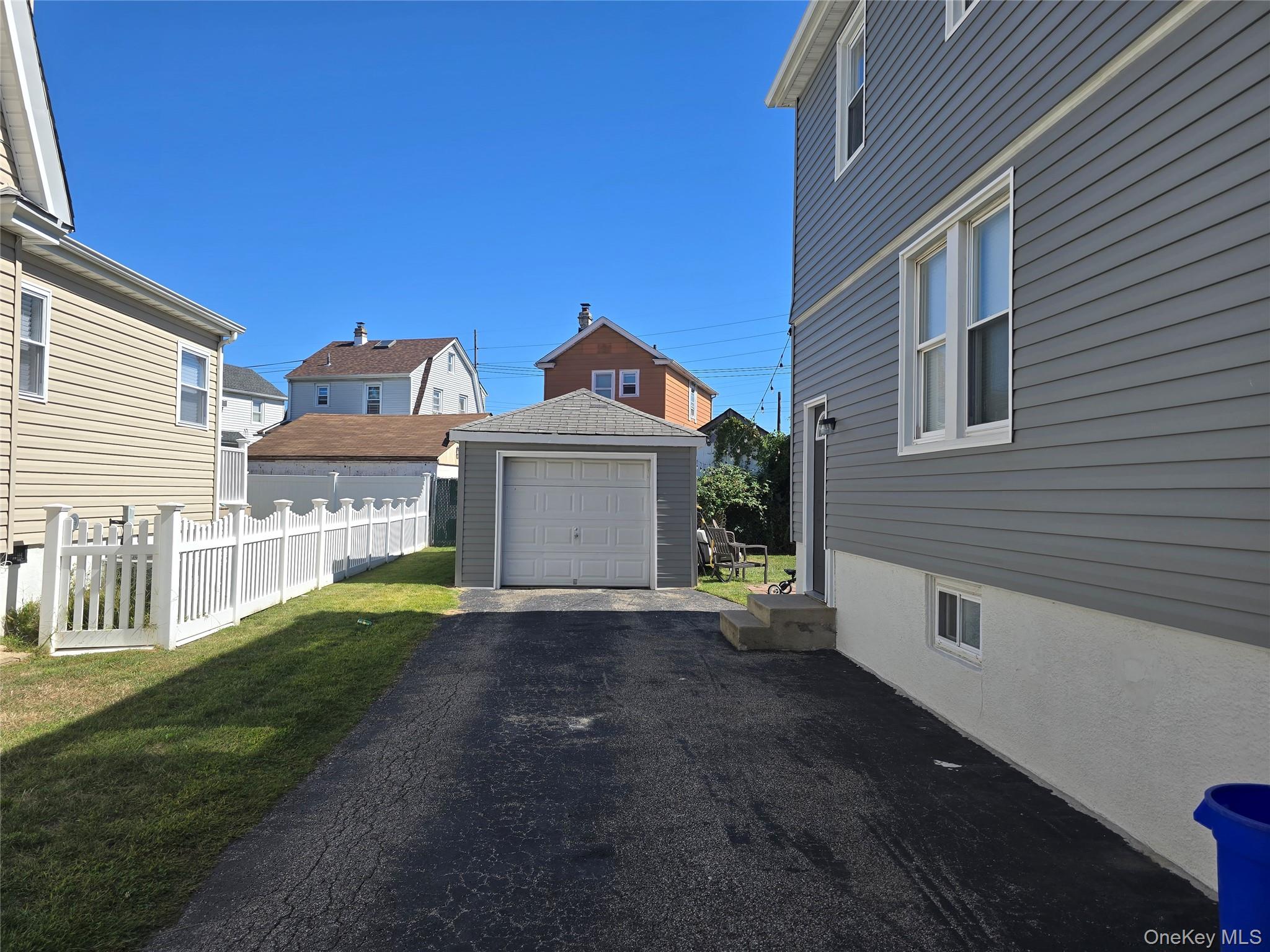 31 Drew Street, Valley Stream, NY 11581