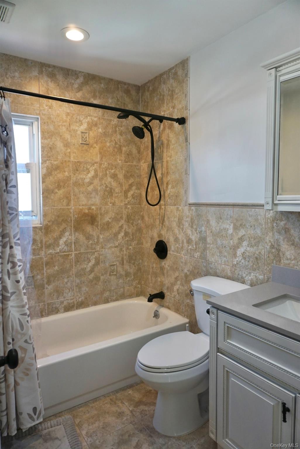 31 Drew Street, Valley Stream, NY 11581