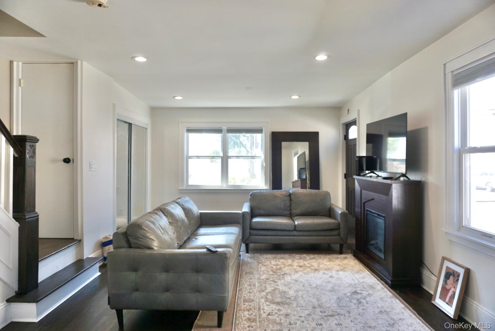 31 Drew Street, Valley Stream, NY 11581