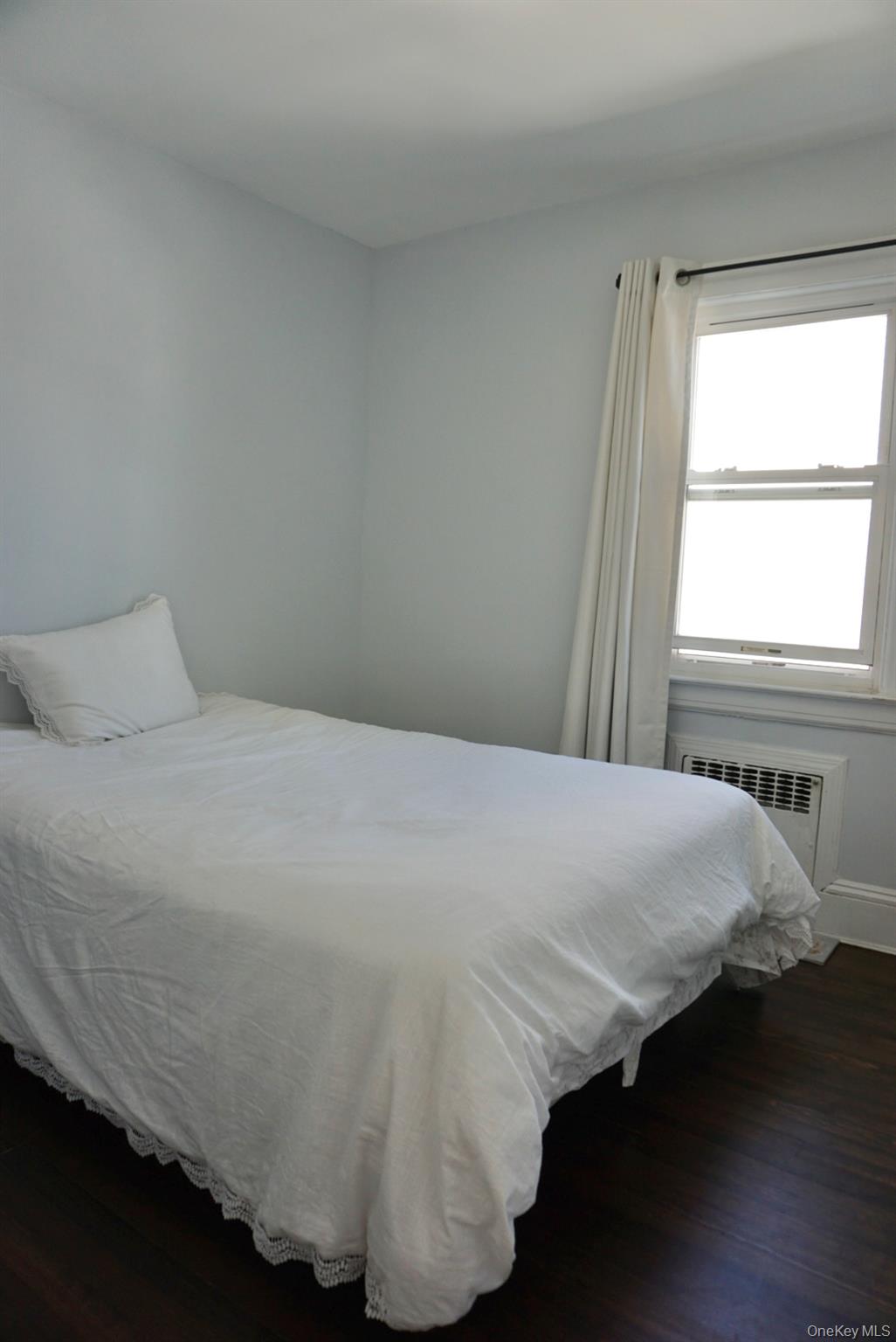 31 Drew Street, Valley Stream, NY 11581