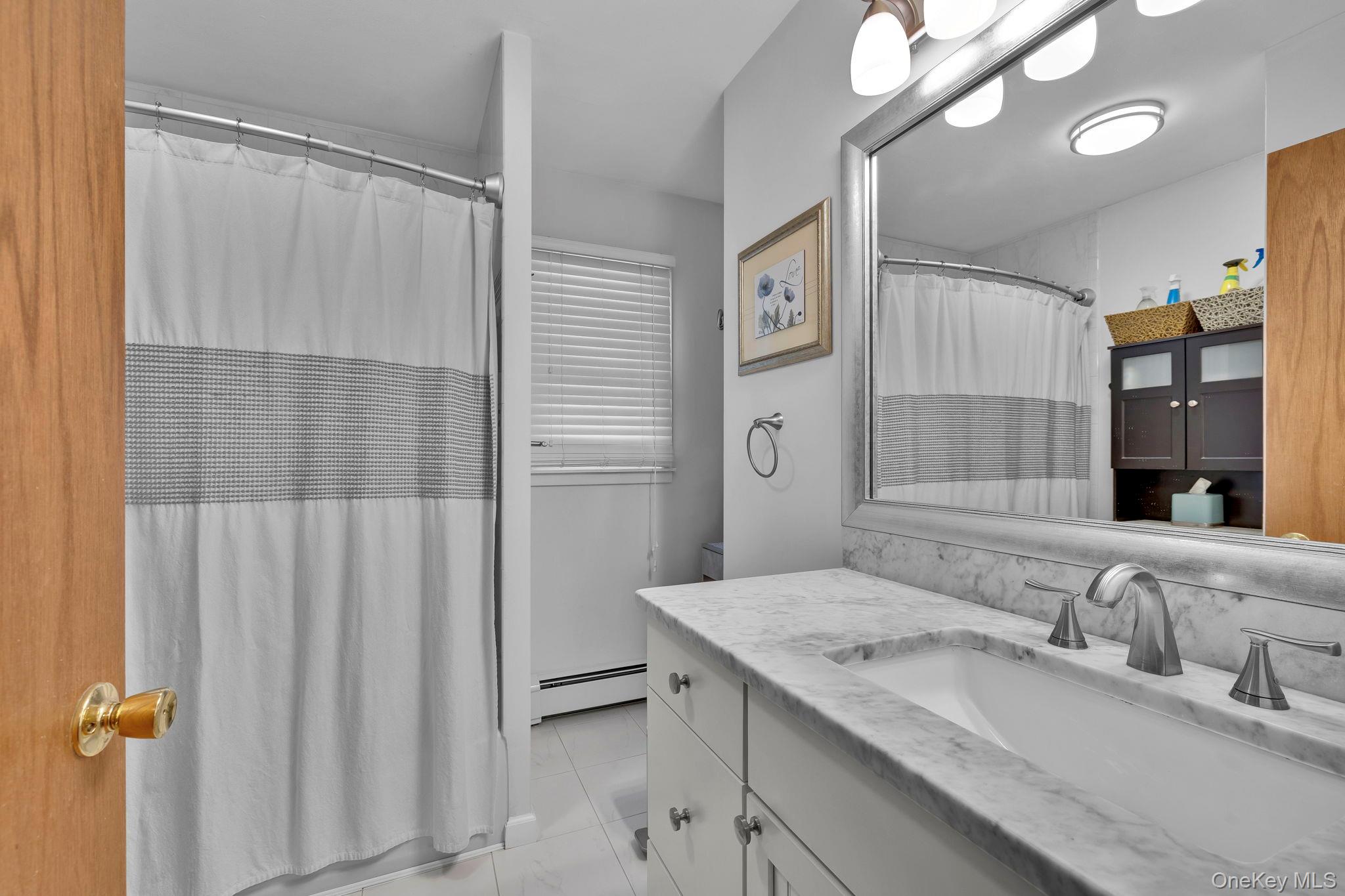 8 Winchester Way, Washingtonville, NY 10992