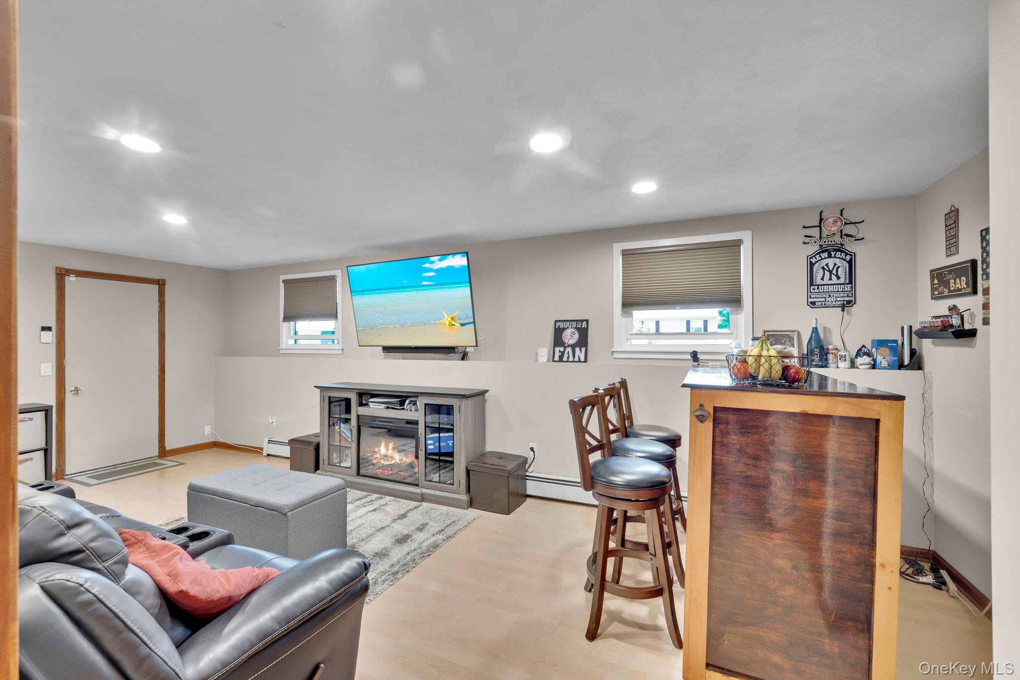 8 Winchester Way, Washingtonville, NY 10992