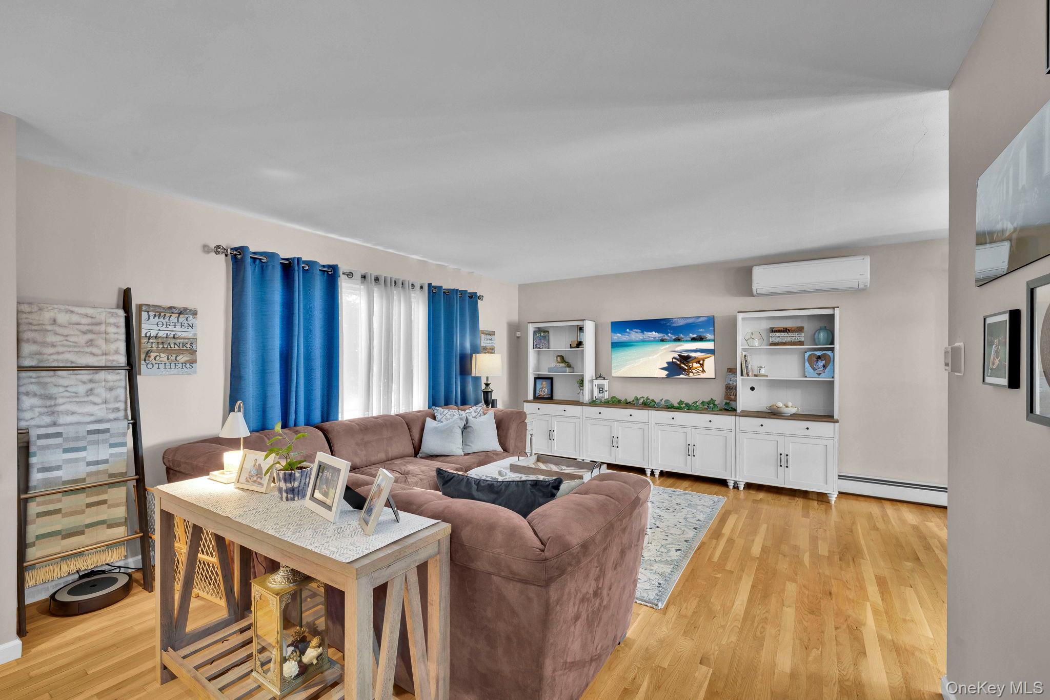 8 Winchester Way, Washingtonville, NY 10992