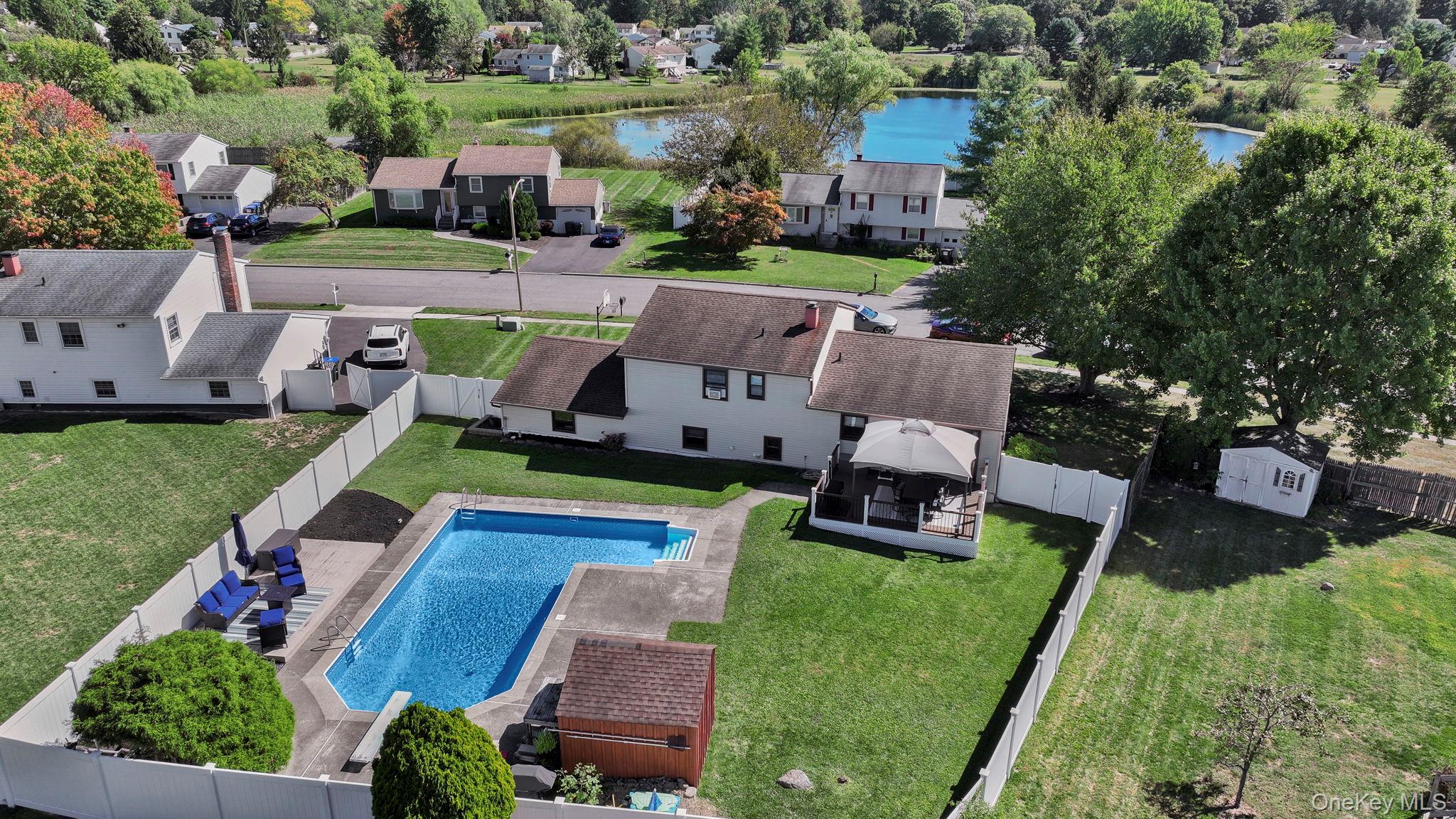 8 Winchester Way, Washingtonville, NY 10992