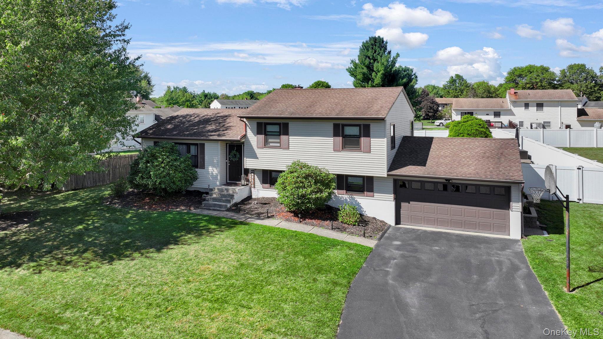 8 Winchester Way, Washingtonville, NY 10992