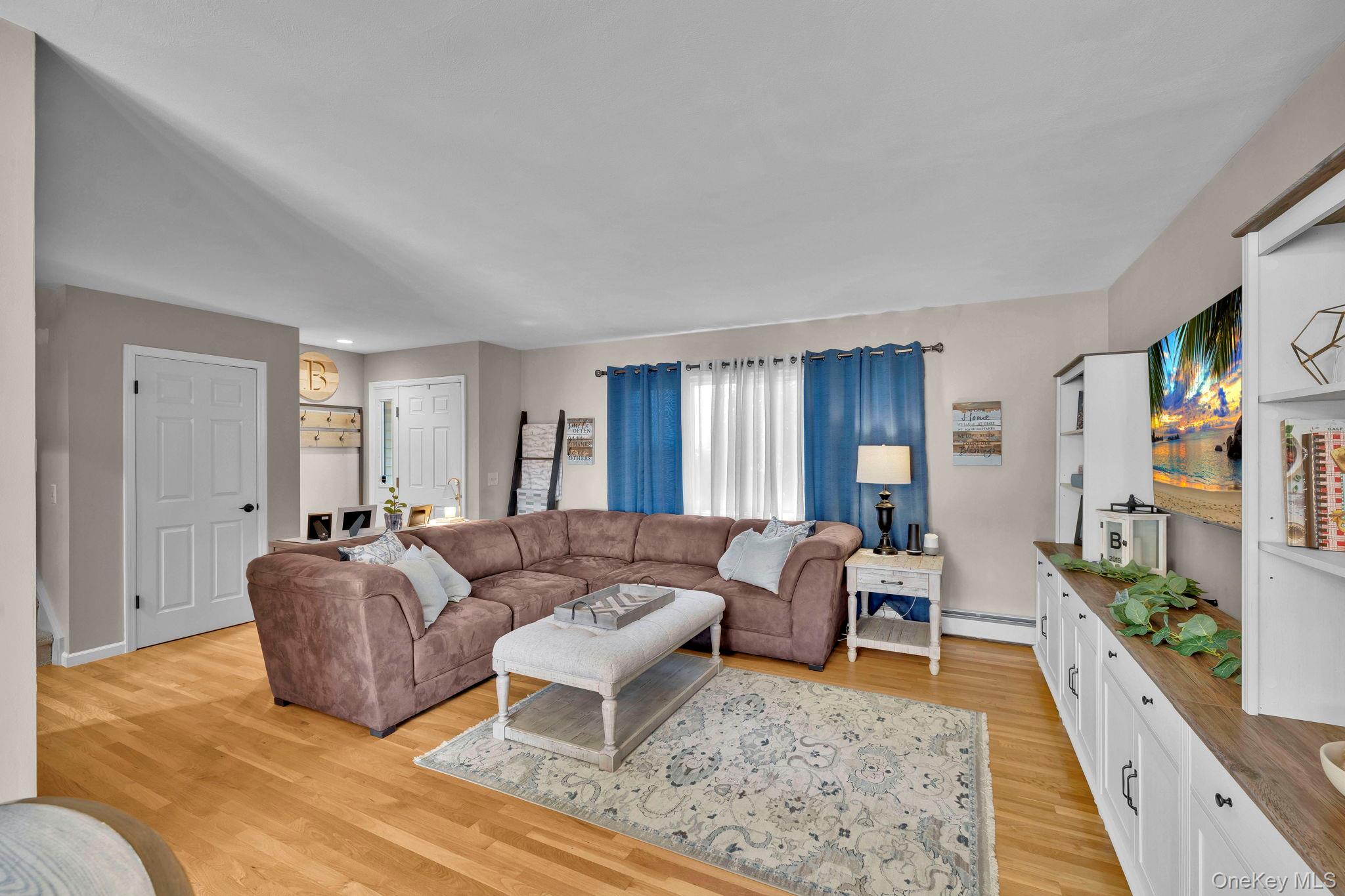 8 Winchester Way, Washingtonville, NY 10992