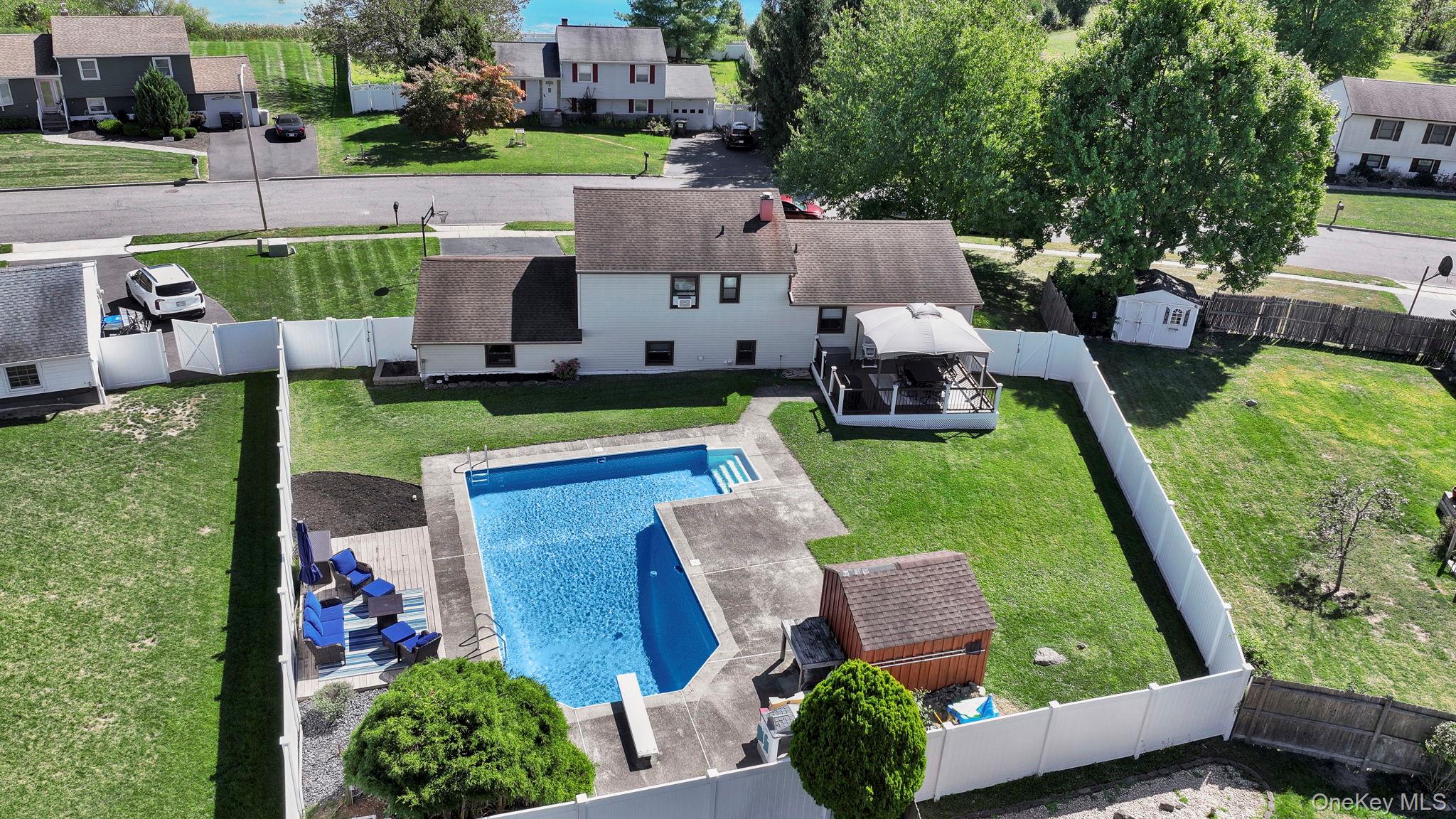 8 Winchester Way, Washingtonville, NY 10992