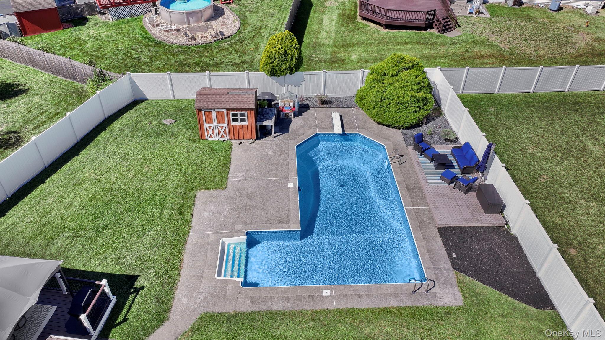 8 Winchester Way, Washingtonville, NY 10992