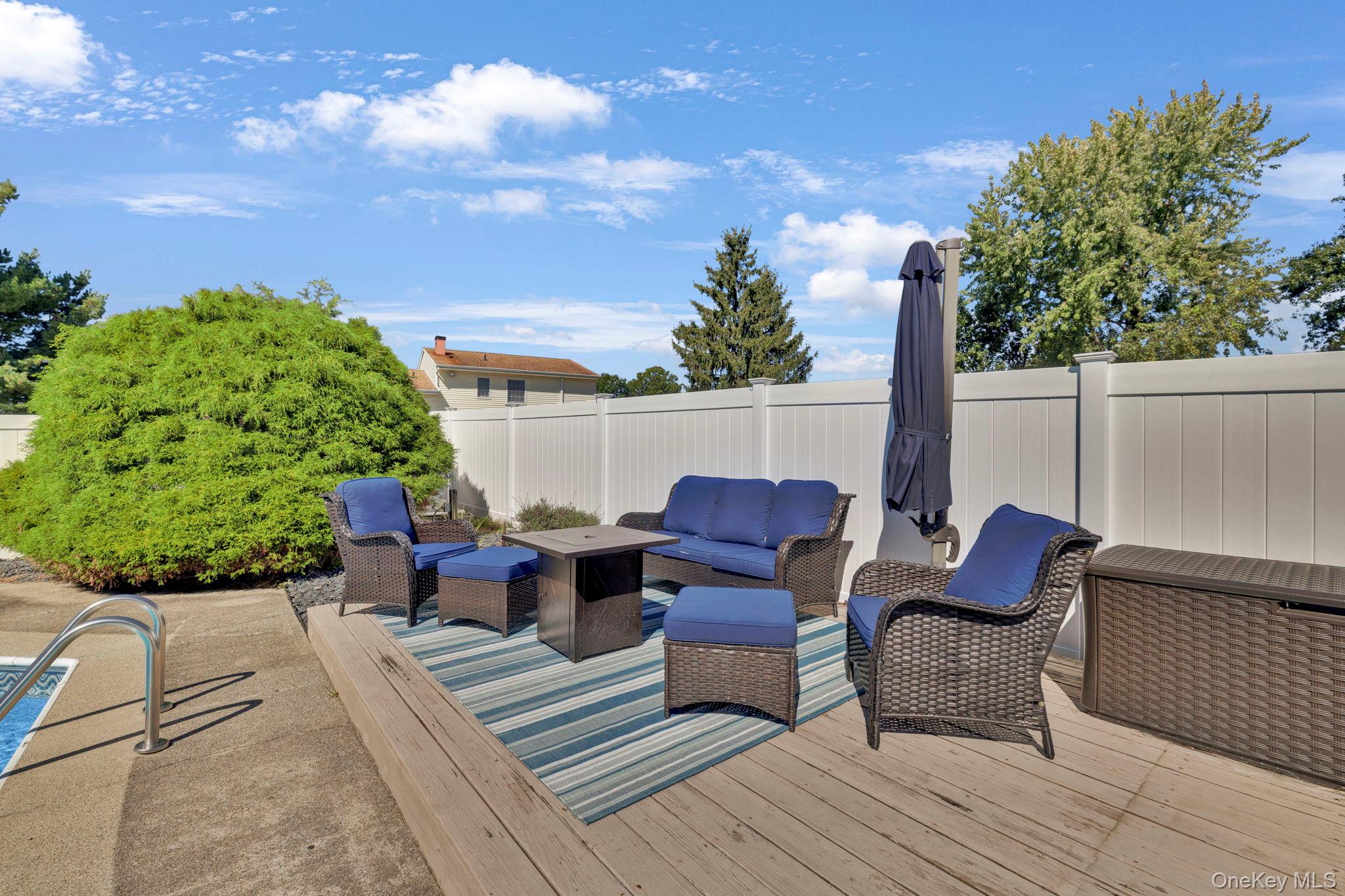 8 Winchester Way, Washingtonville, NY 10992